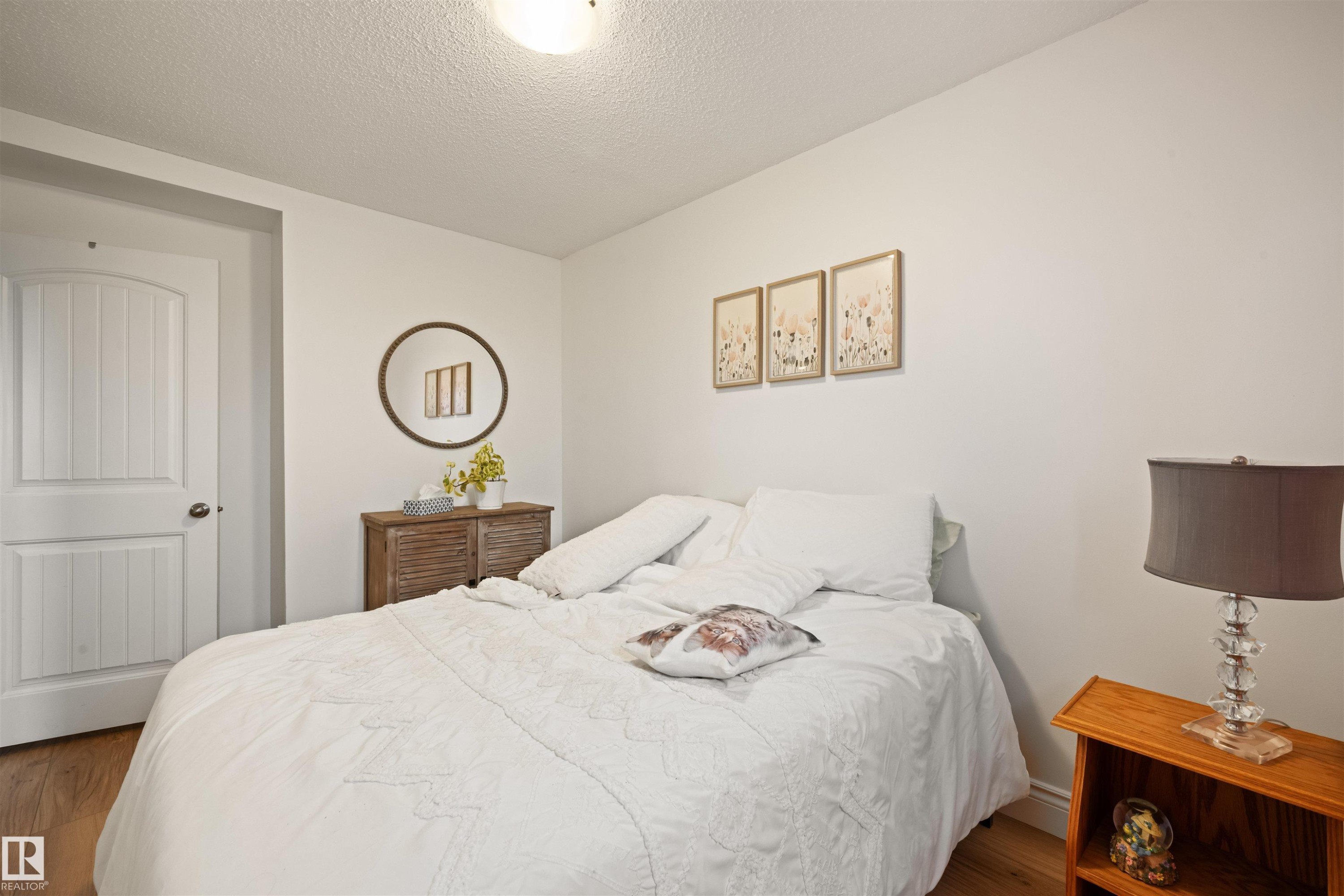 3814 Ada Boulevard, Edmonton, AB