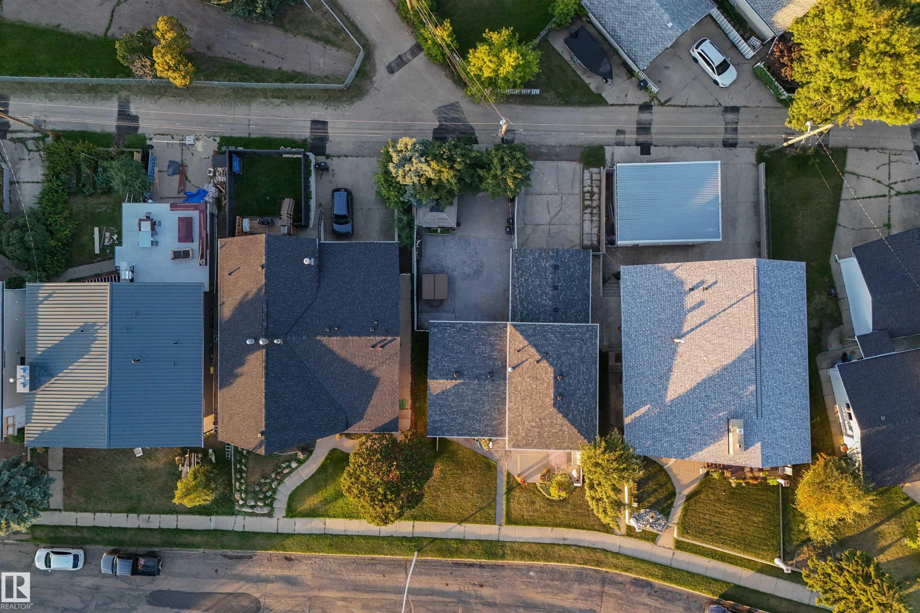 3814 Ada Boulevard, Edmonton, AB