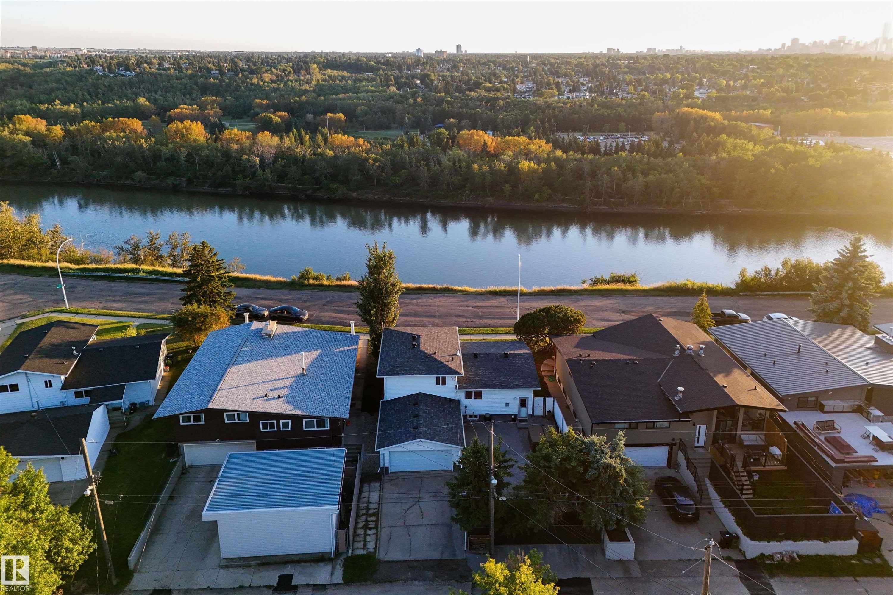 3814 Ada Boulevard, Edmonton, AB