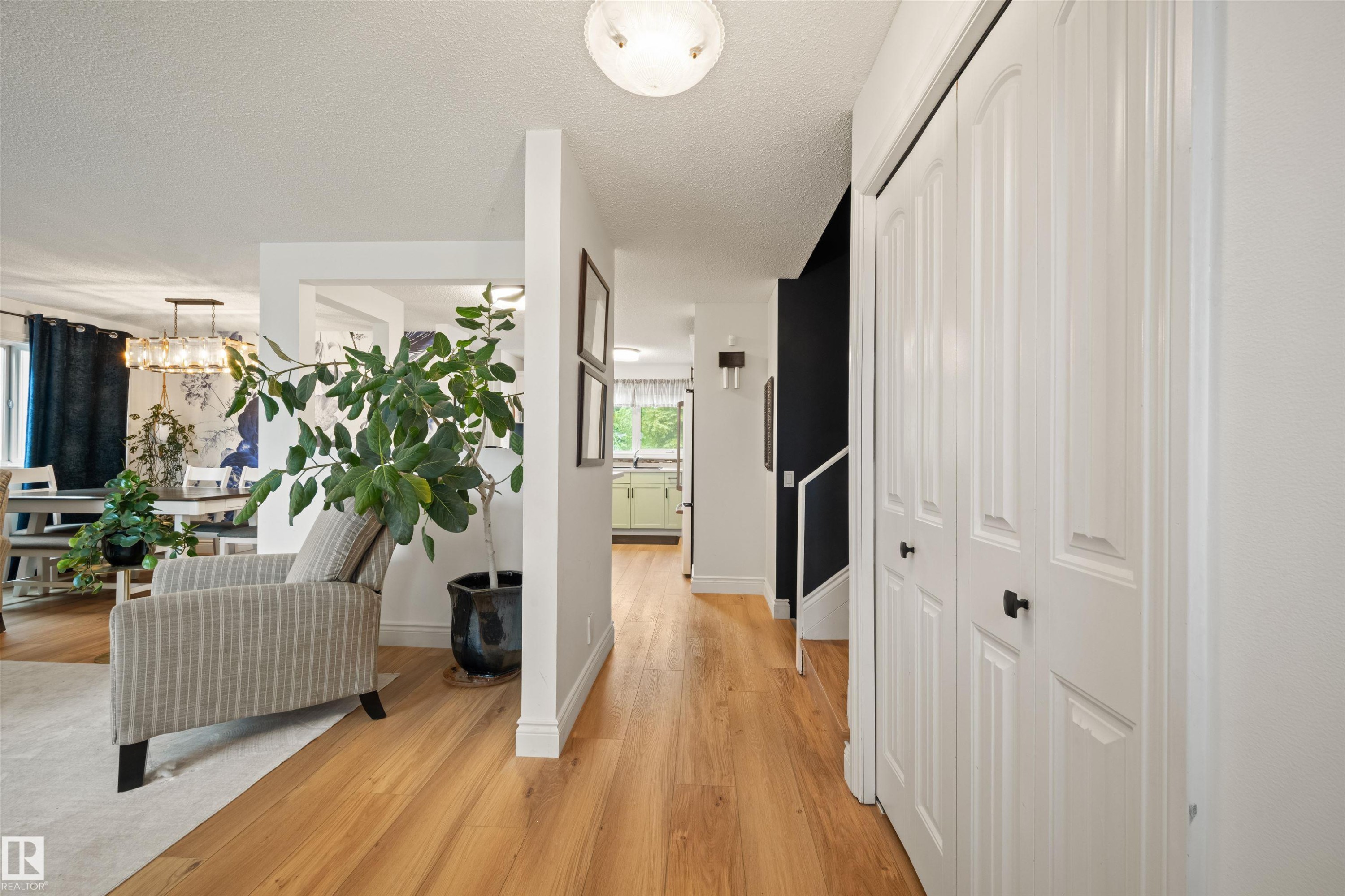 3814 Ada Boulevard, Edmonton, AB