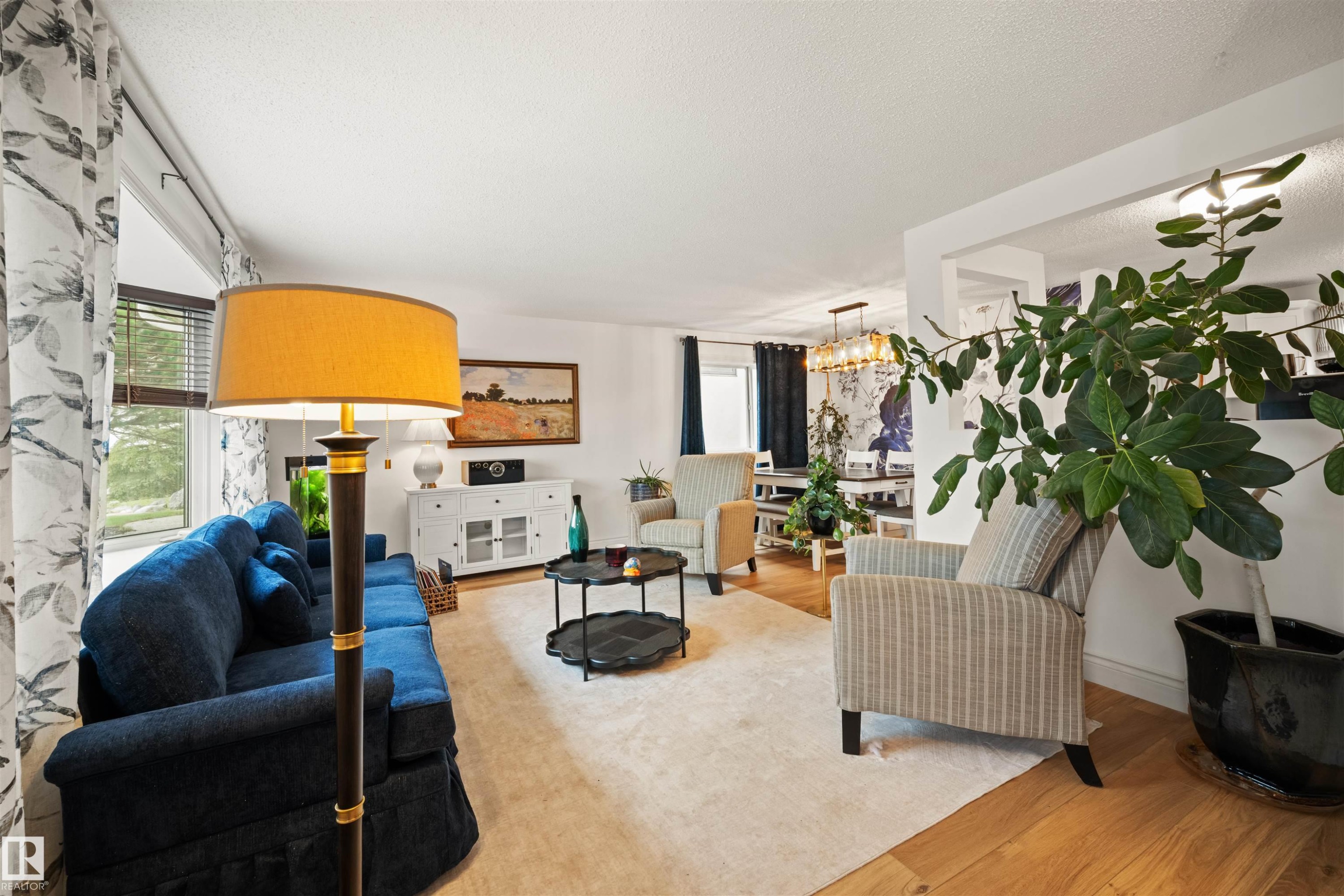 3814 Ada Boulevard, Edmonton, AB