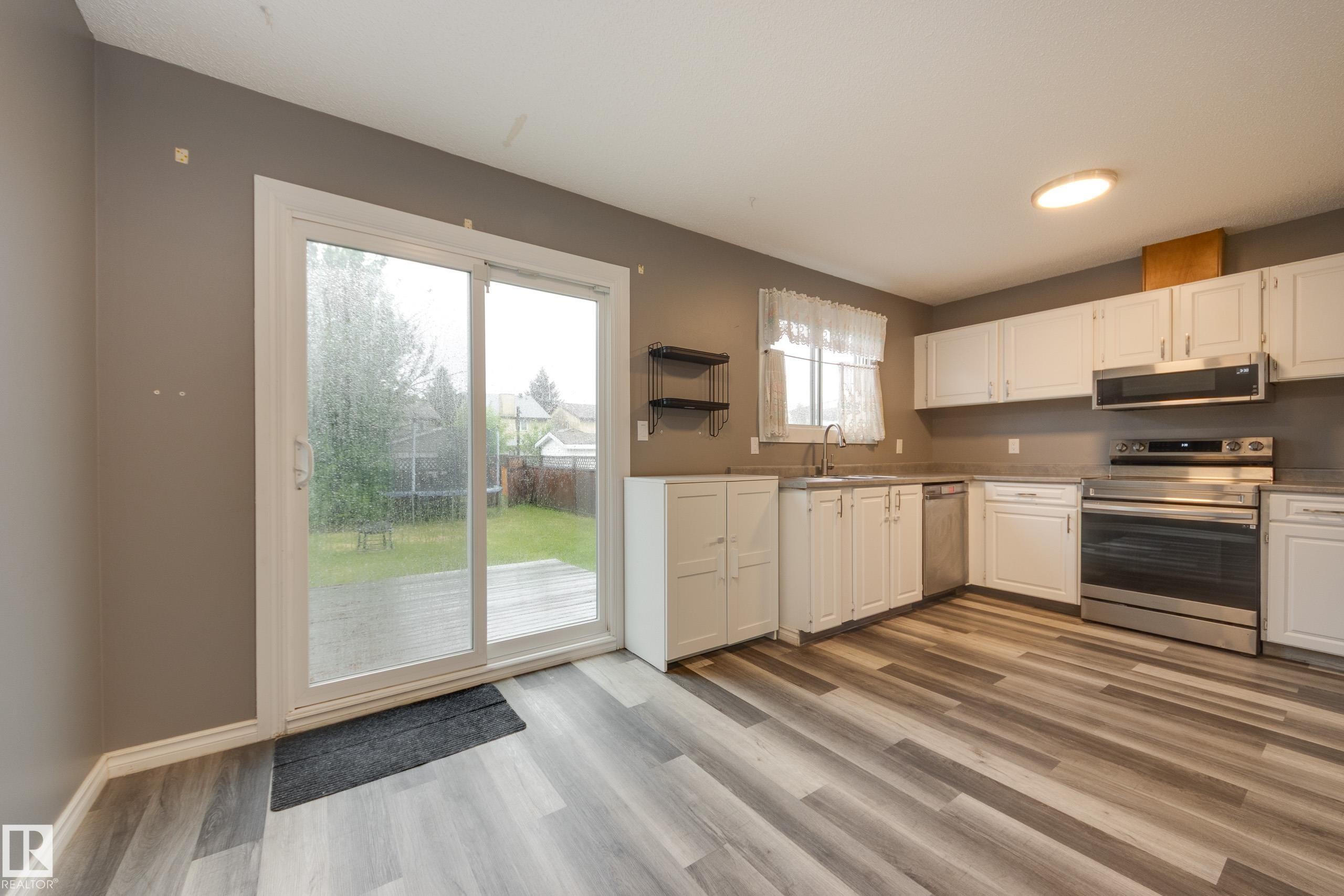 3526 42 Avenue, Edmonton, AB