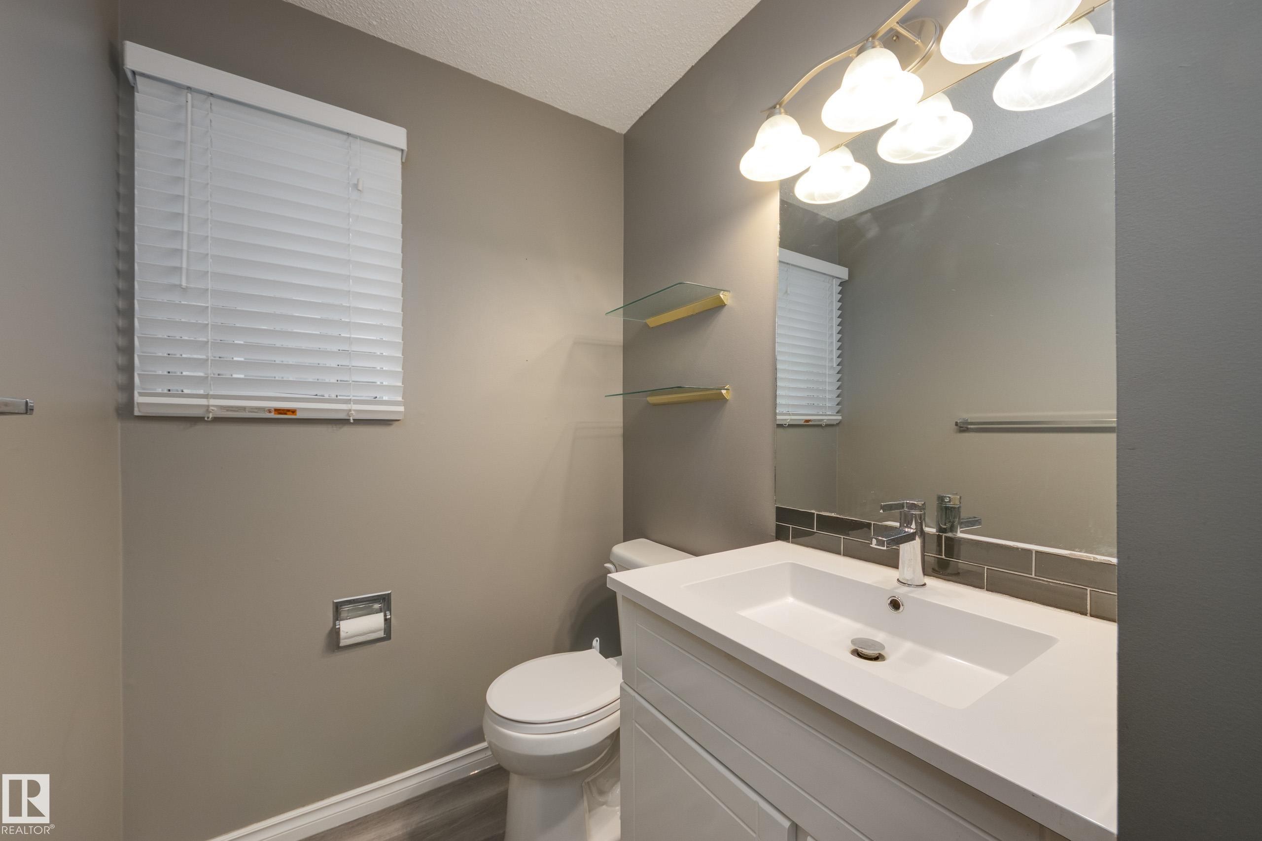 3526 42 Avenue, Edmonton, AB