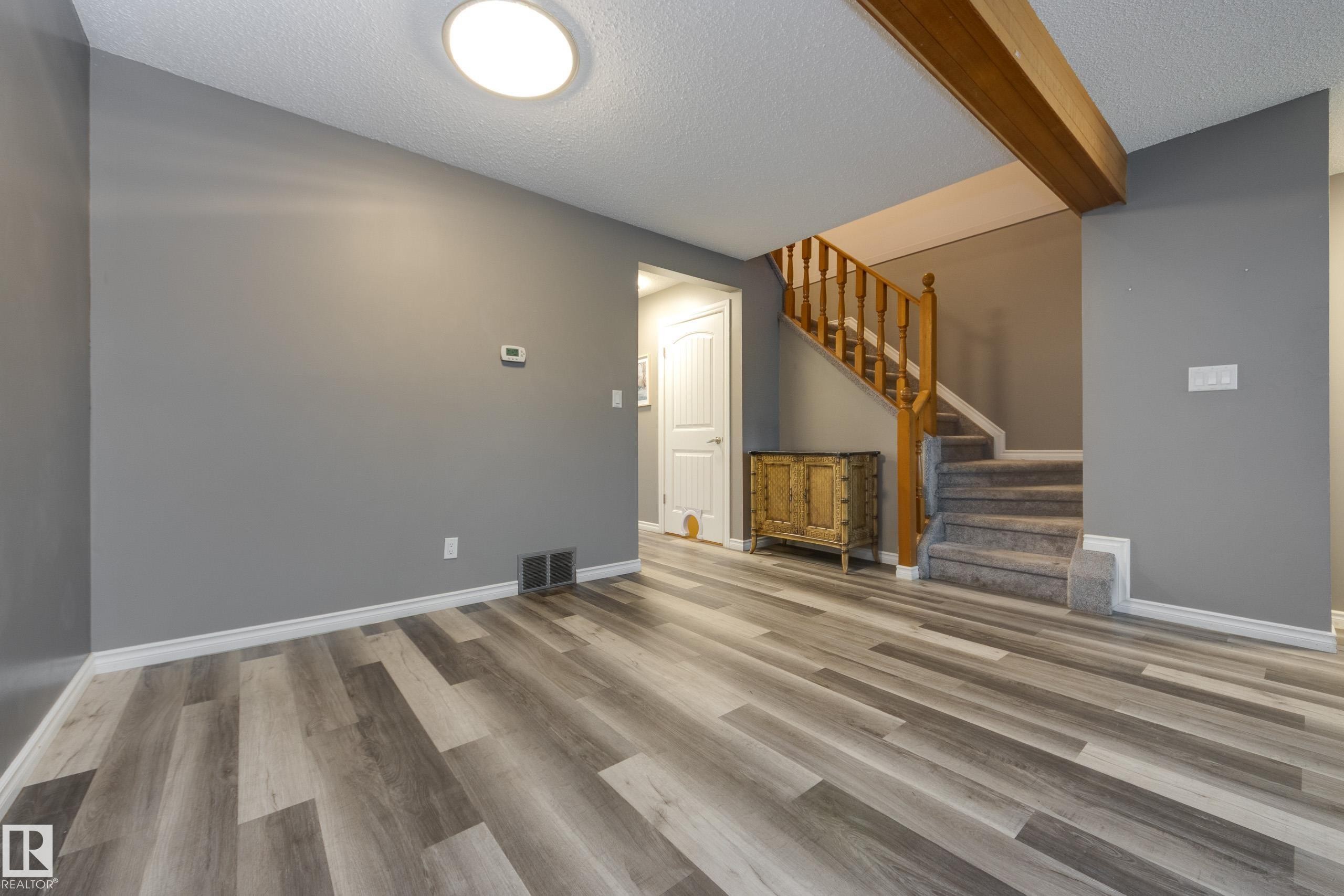 3526 42 Avenue, Edmonton, AB