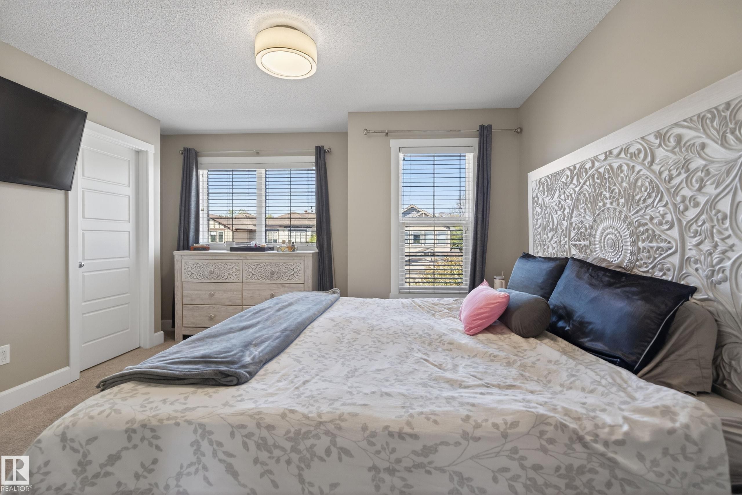 3356 Hilton Crescent, Edmonton, AB - Indoor Photo Showing Bedroom
