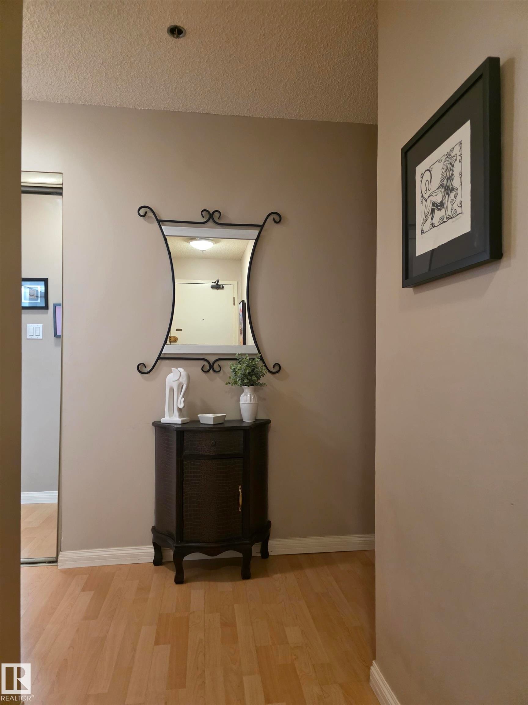 203 10171 119 Street, Edmonton, AB