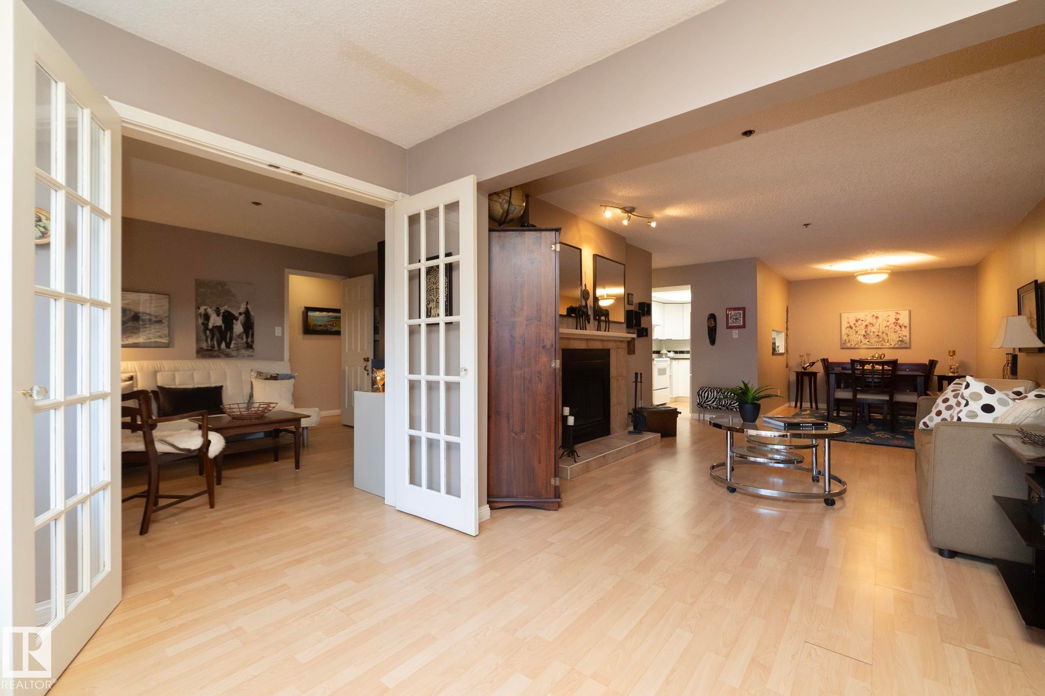 203 10171 119 Street, Edmonton, AB