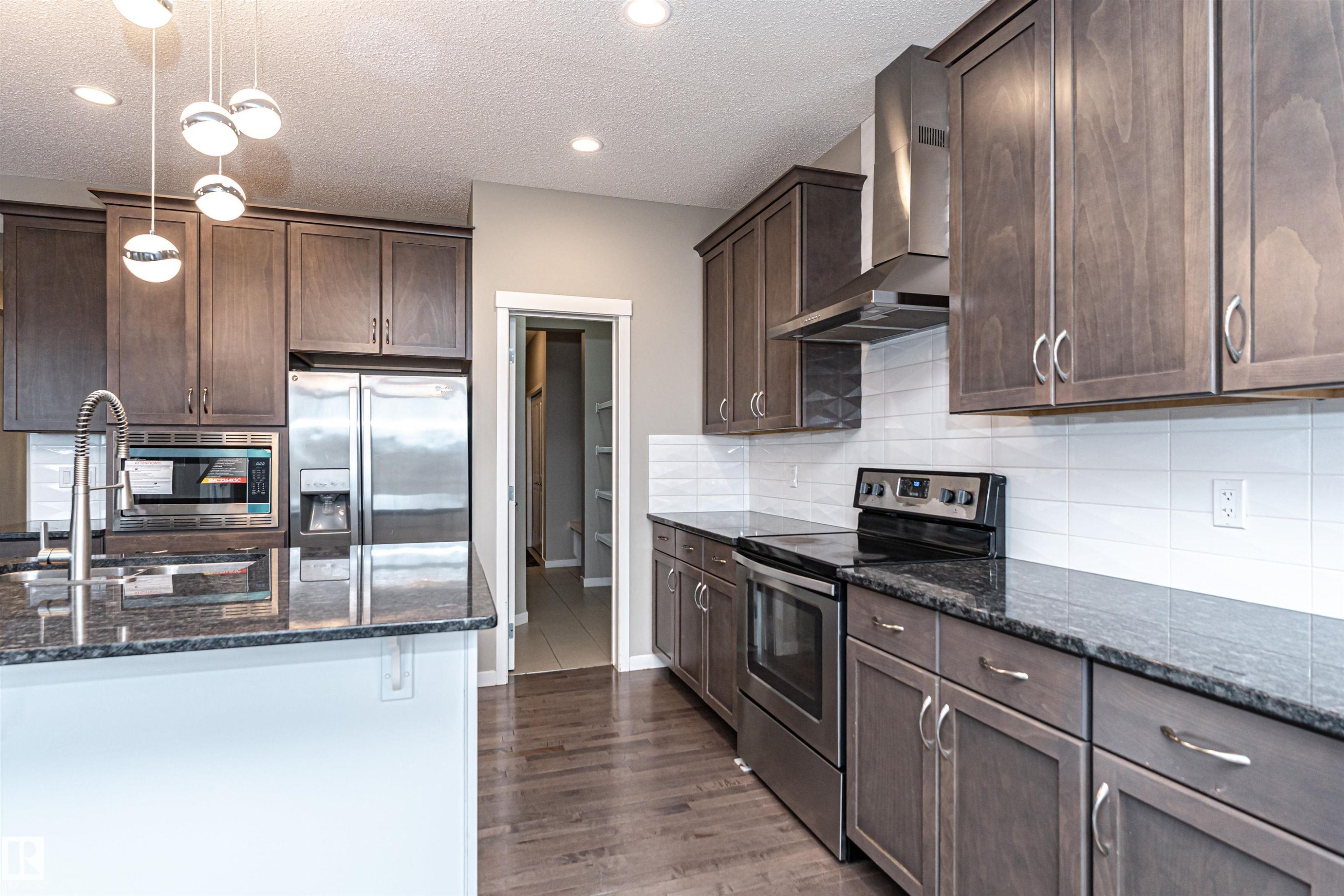 17523 56 Street, Edmonton, AB