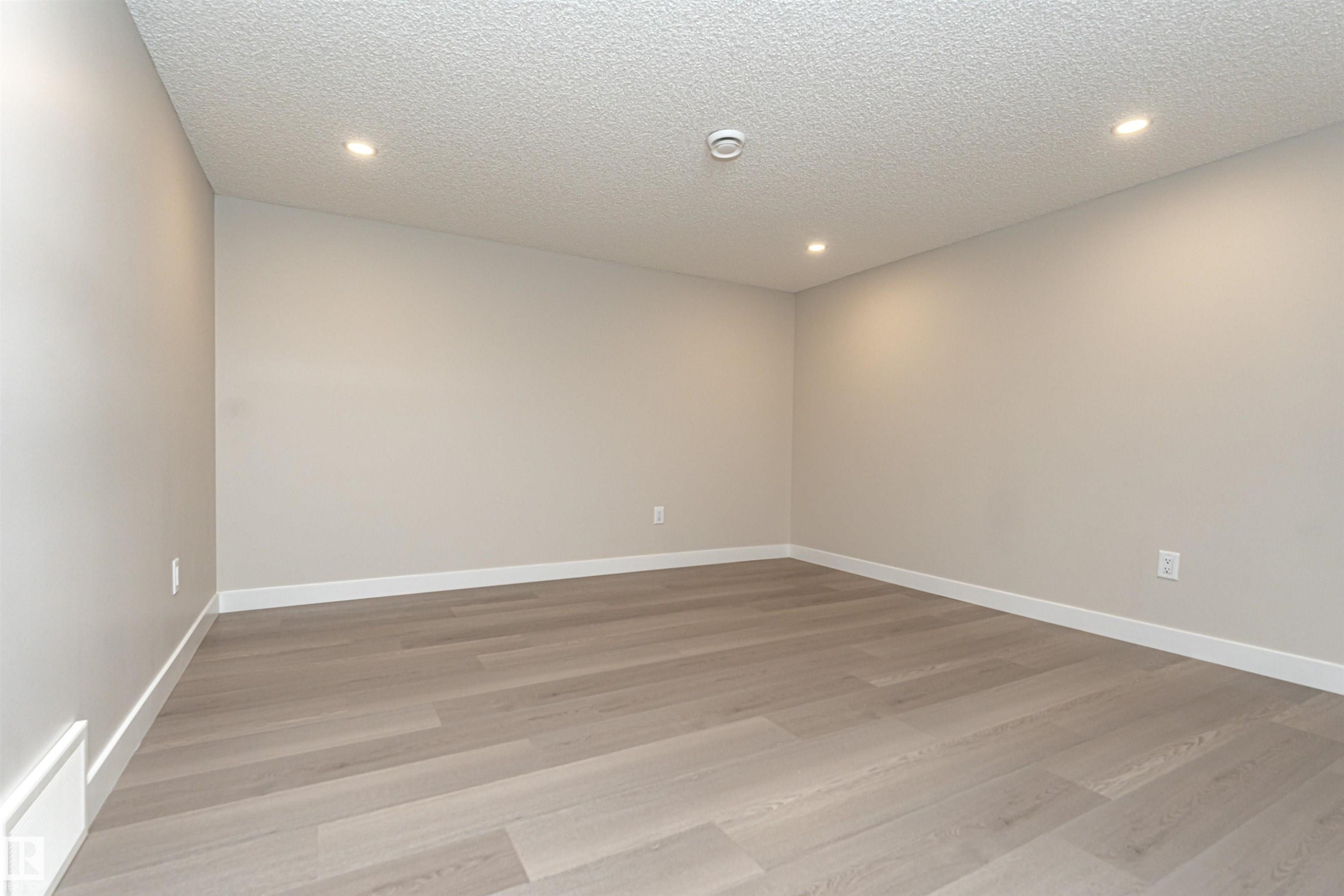 17523 56 Street, Edmonton, AB
