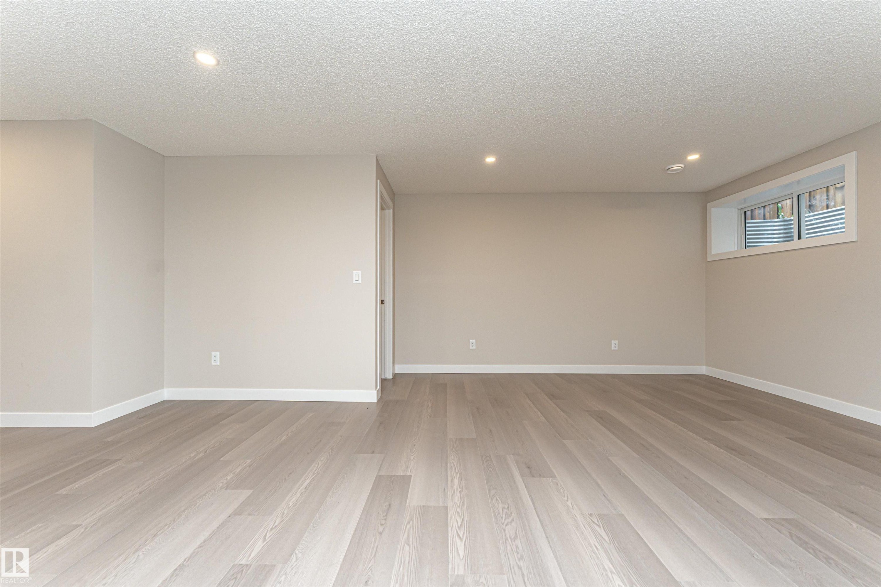 17523 56 Street, Edmonton, AB