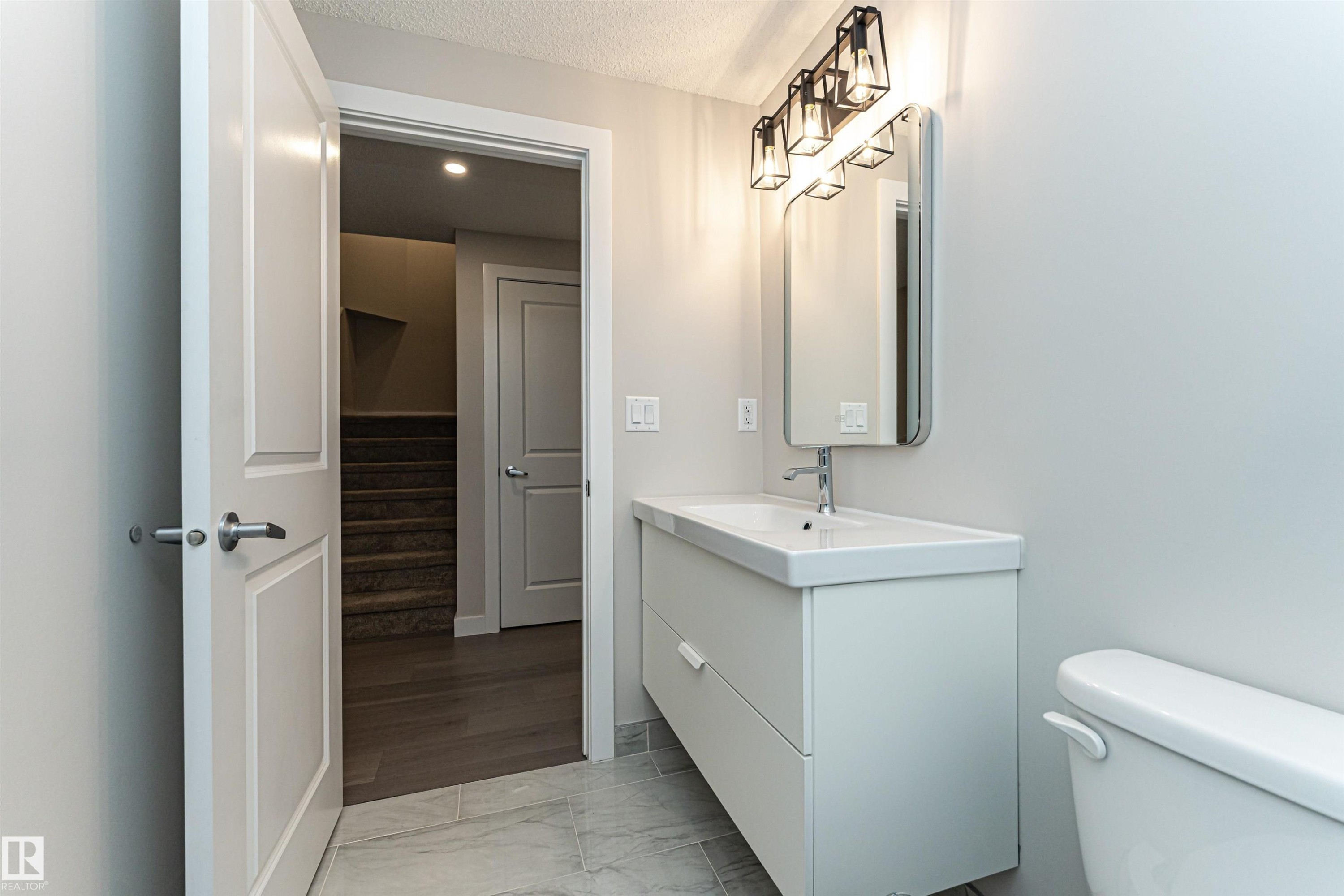 17523 56 Street, Edmonton, AB