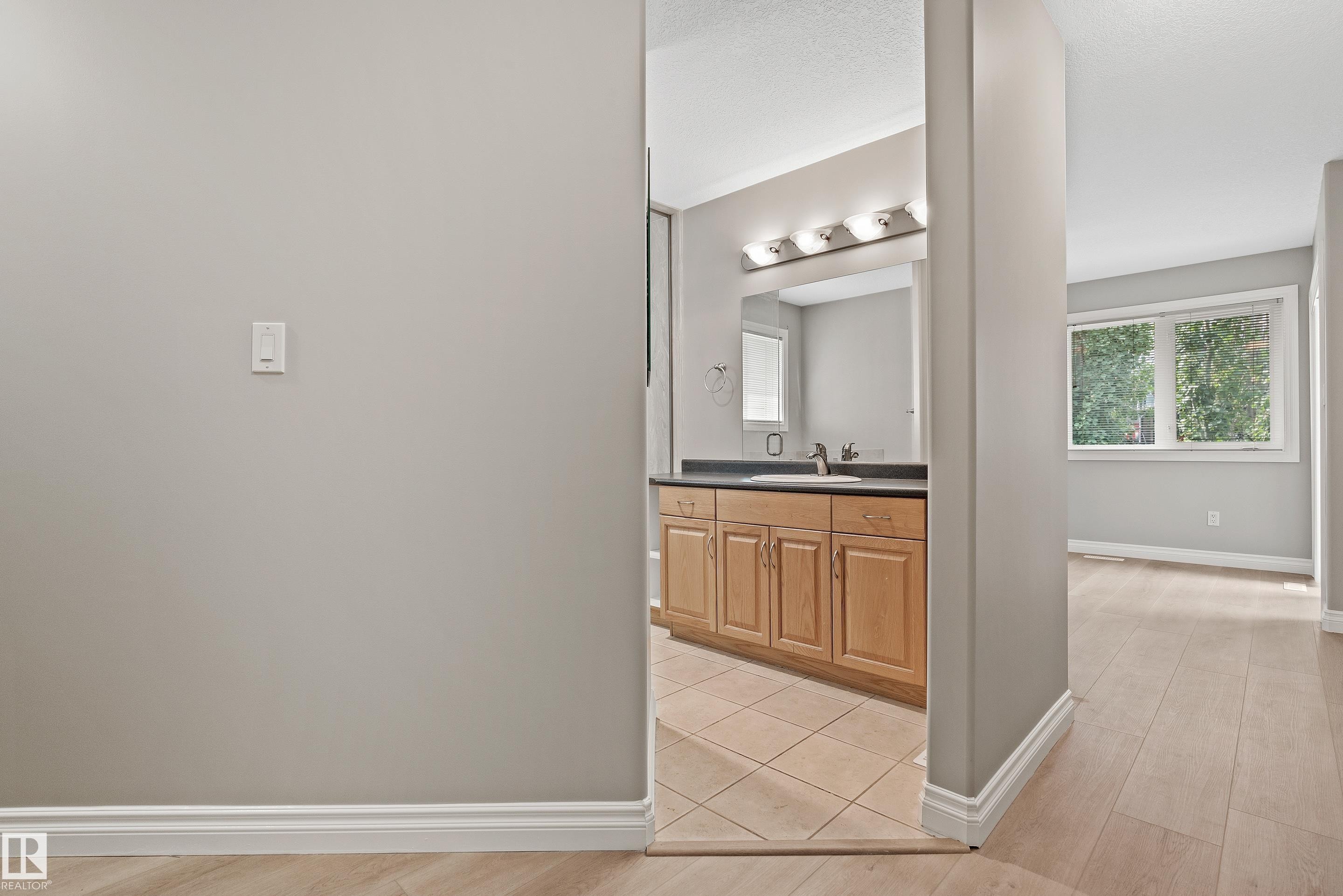15216 49 Street, Edmonton, AB