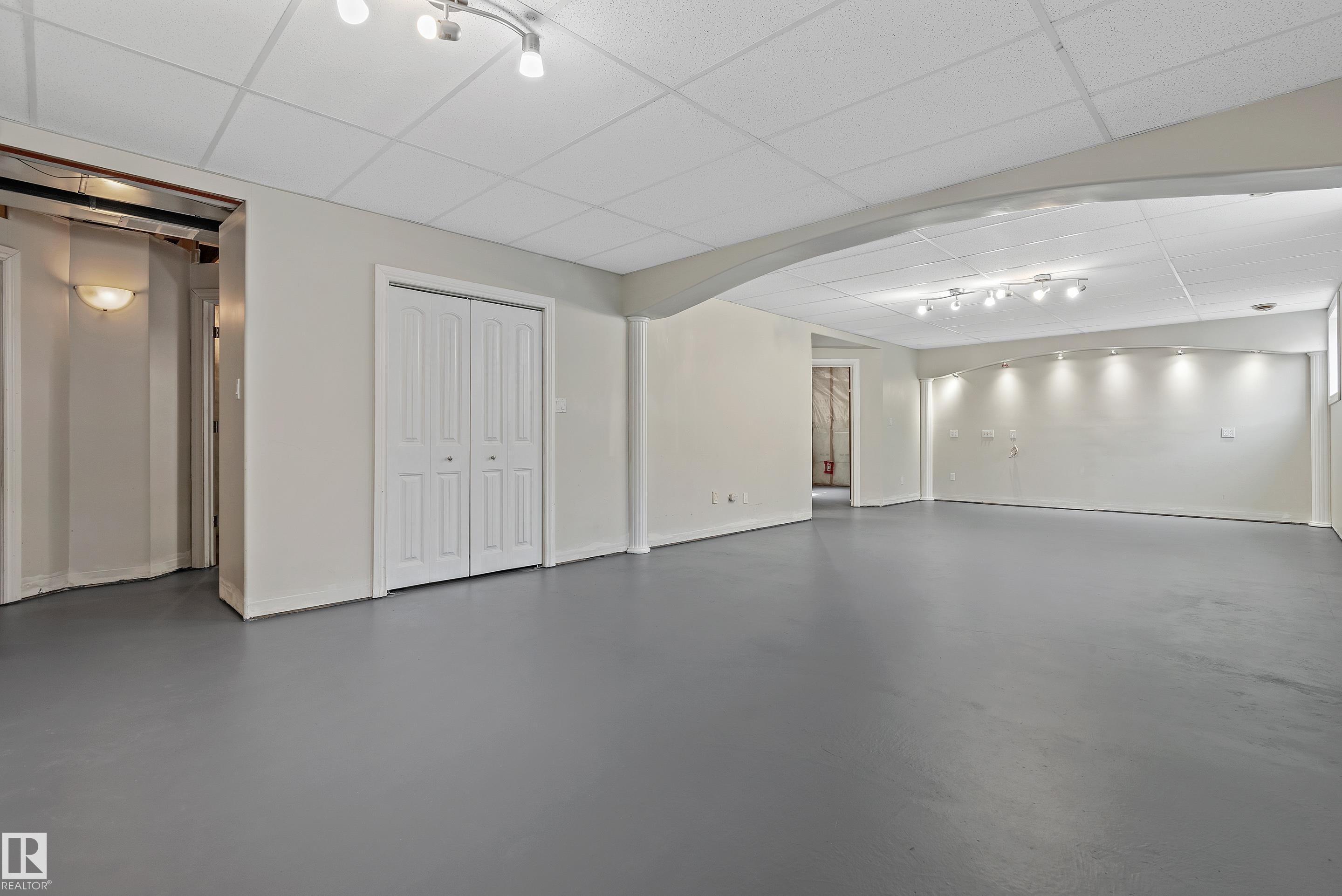 15216 49 Street, Edmonton, AB