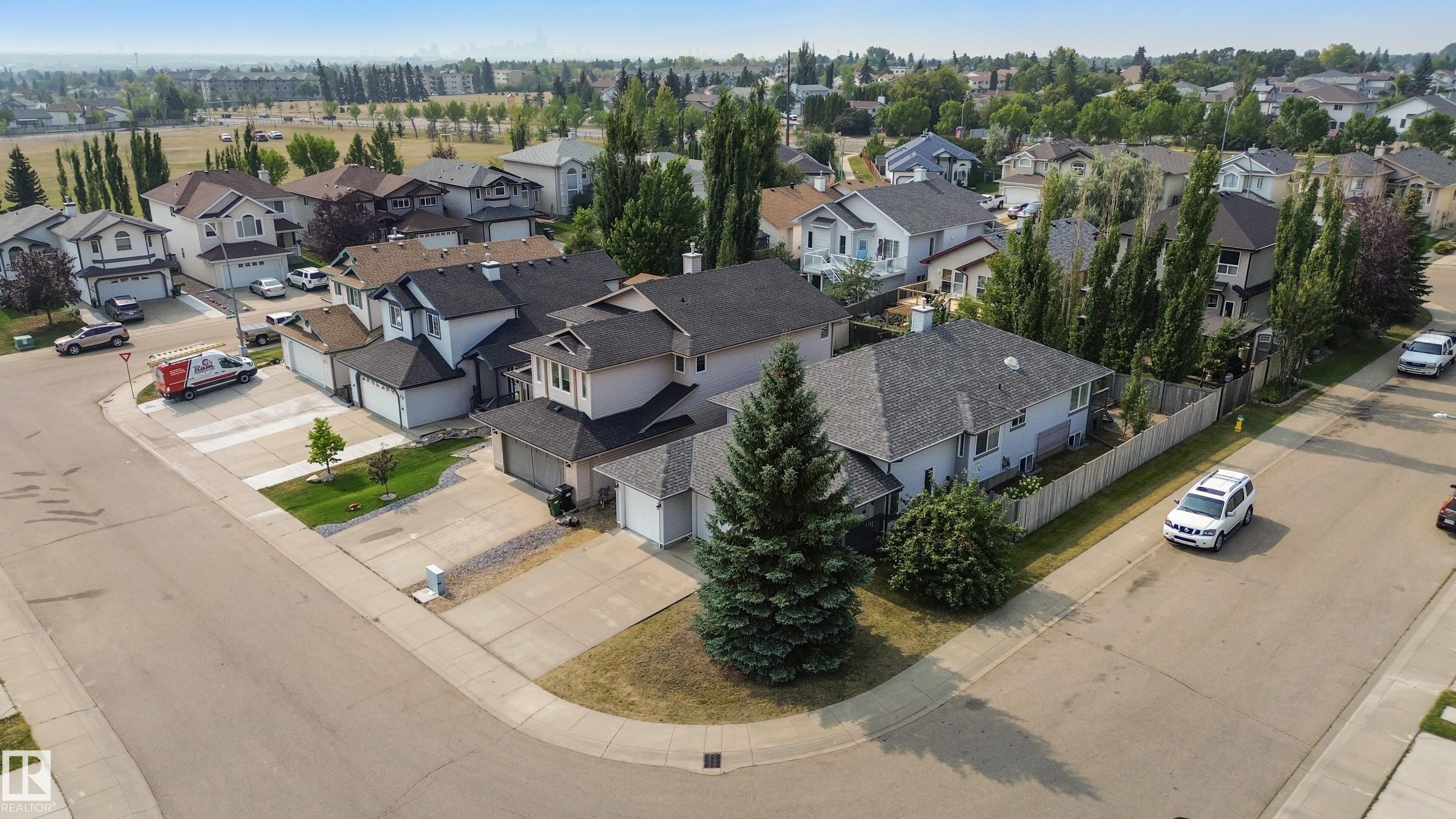 15216 49 Street, Edmonton, AB