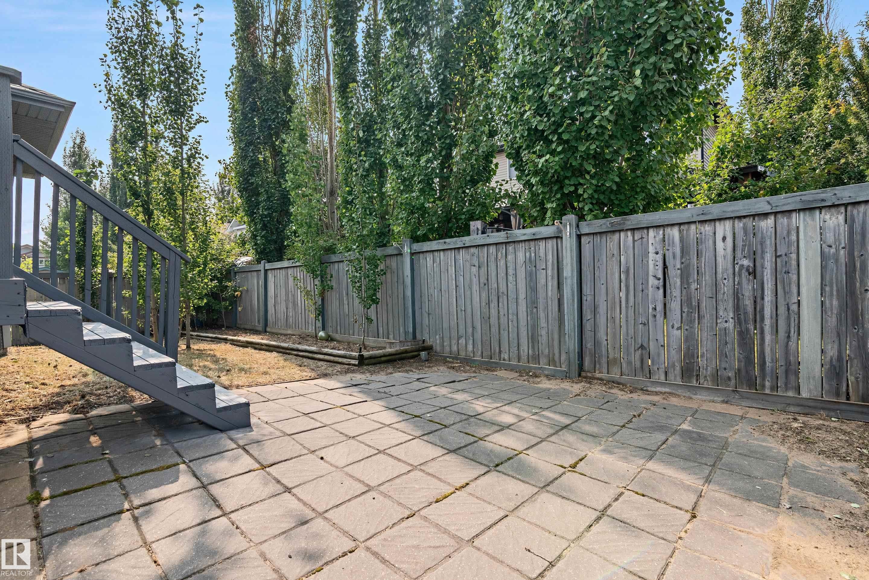 15216 49 Street, Edmonton, AB