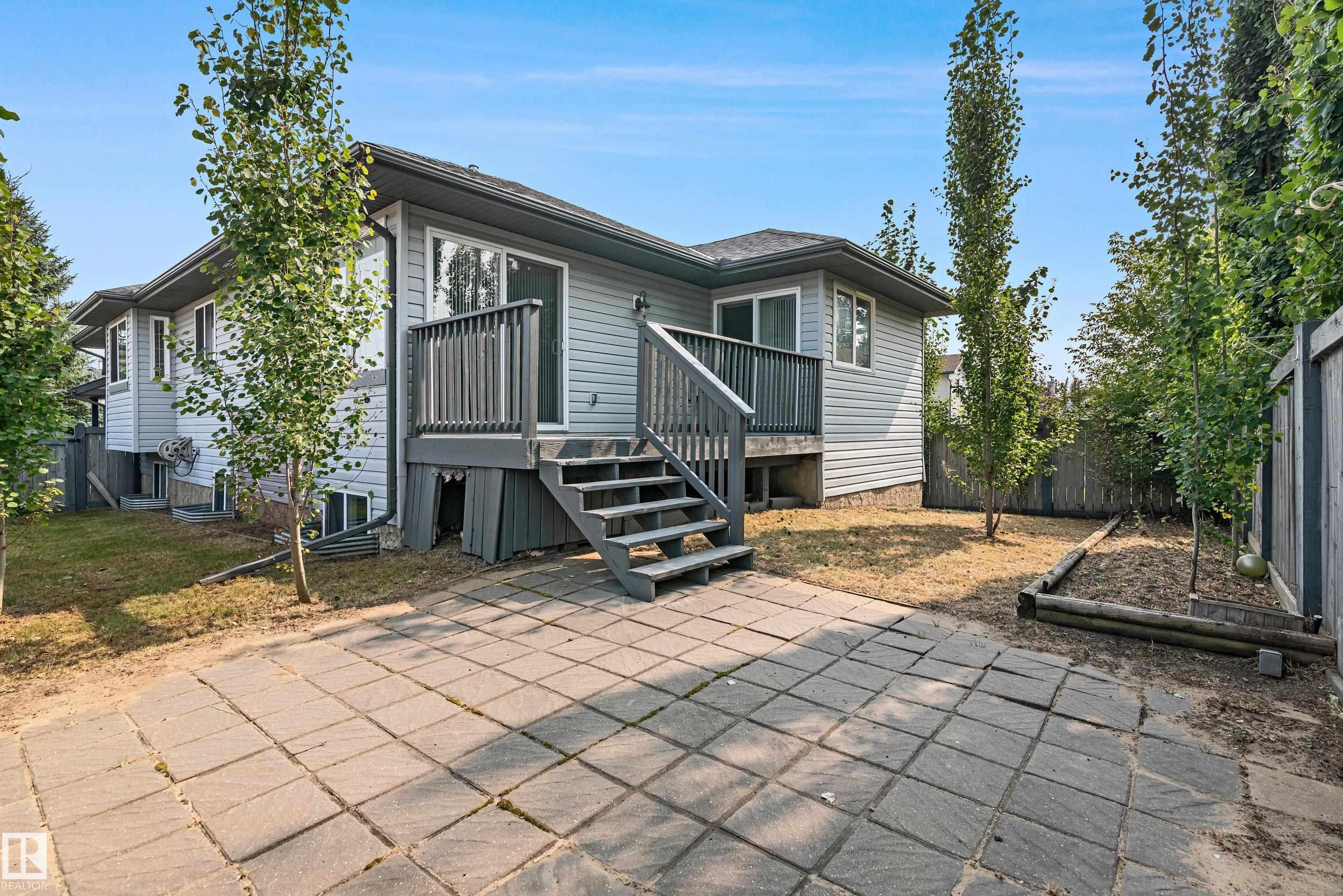 15216 49 Street, Edmonton, AB