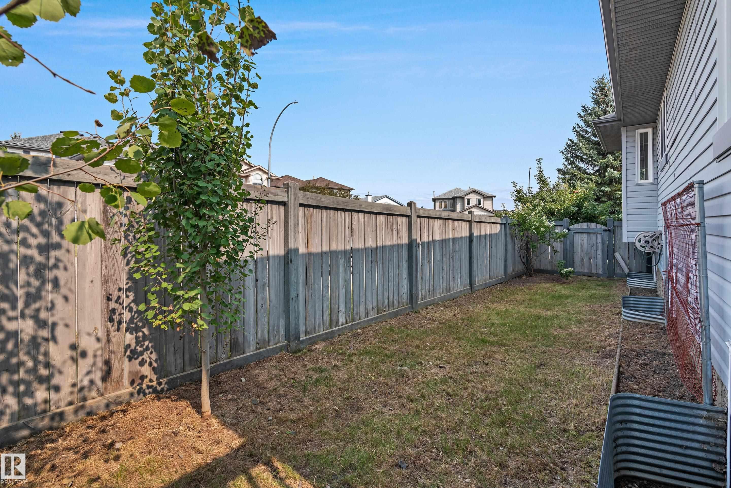 15216 49 Street, Edmonton, AB