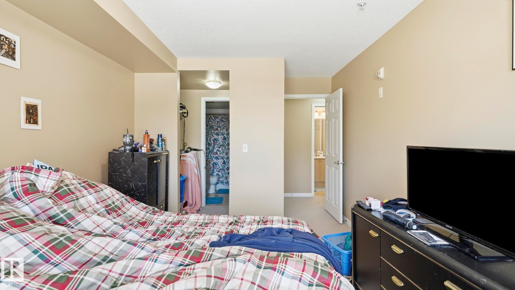 #103 630 Mcallister Lo Sw, Edmonton, AB - Indoor Photo Showing Bedroom