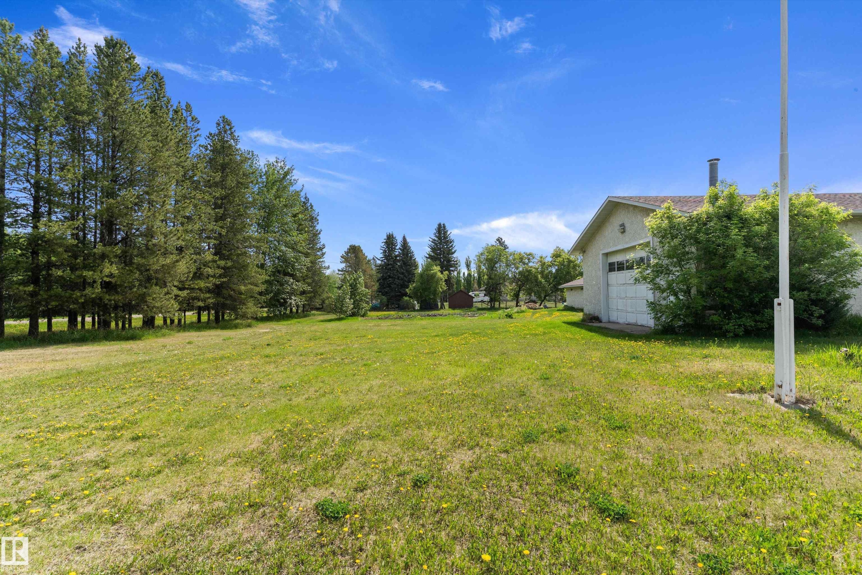 20415 Quadrant Ave Sw, Edmonton, AB - Outdoor