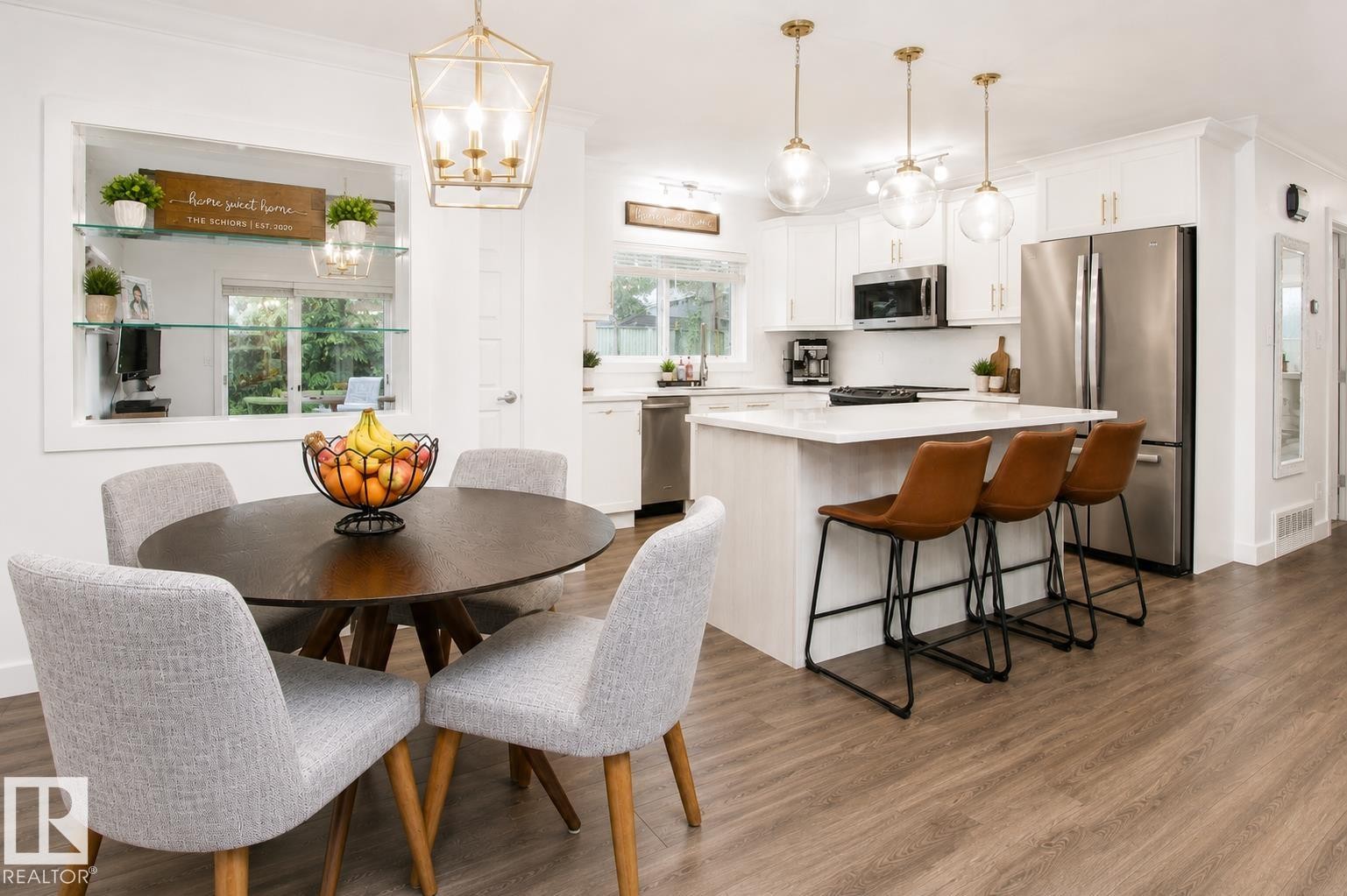 4904 103 Avenue, Edmonton, AB - Indoor Photo Showing Dining Room