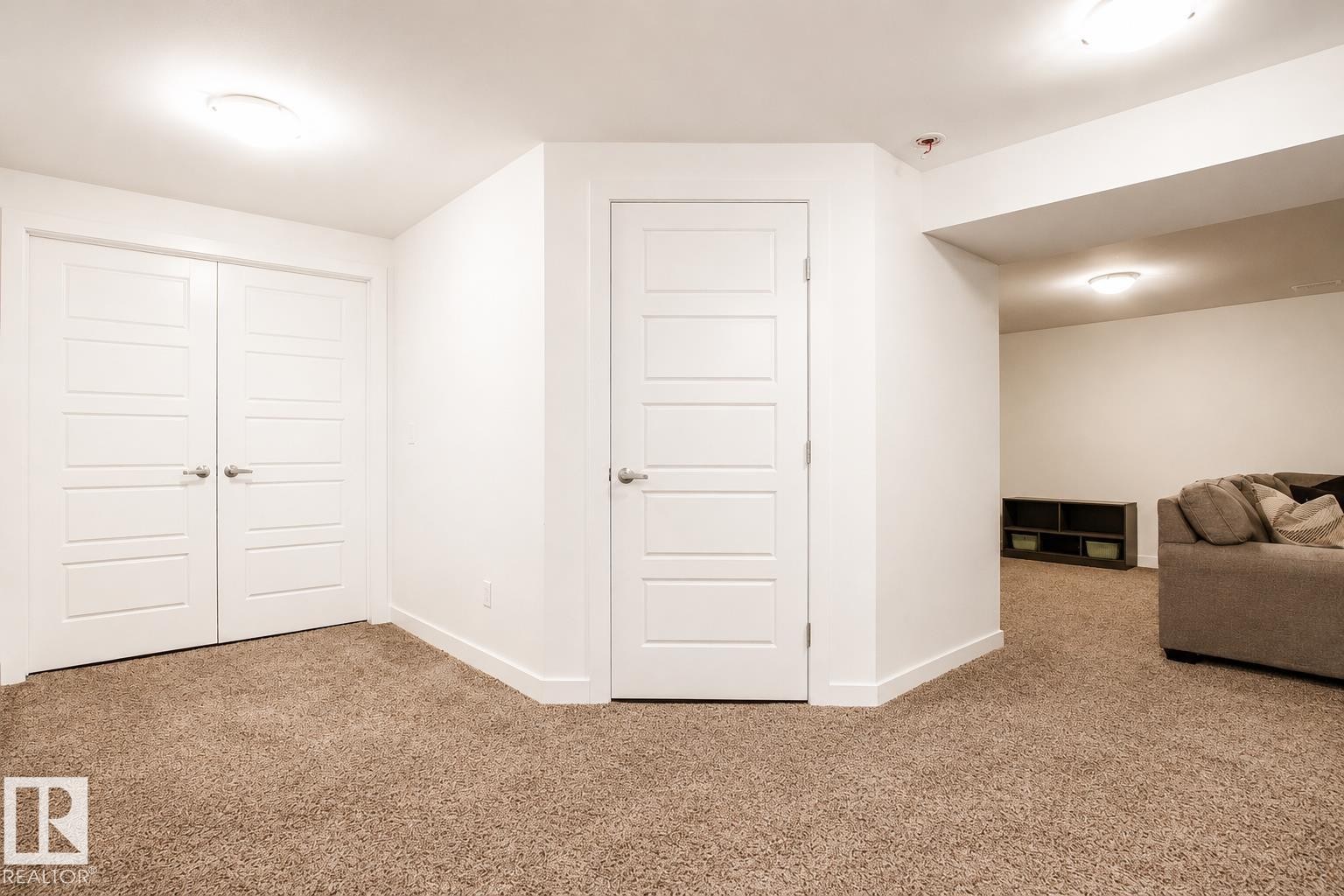 4904 103 Avenue, Edmonton, AB - Indoor Photo Showing Other Room