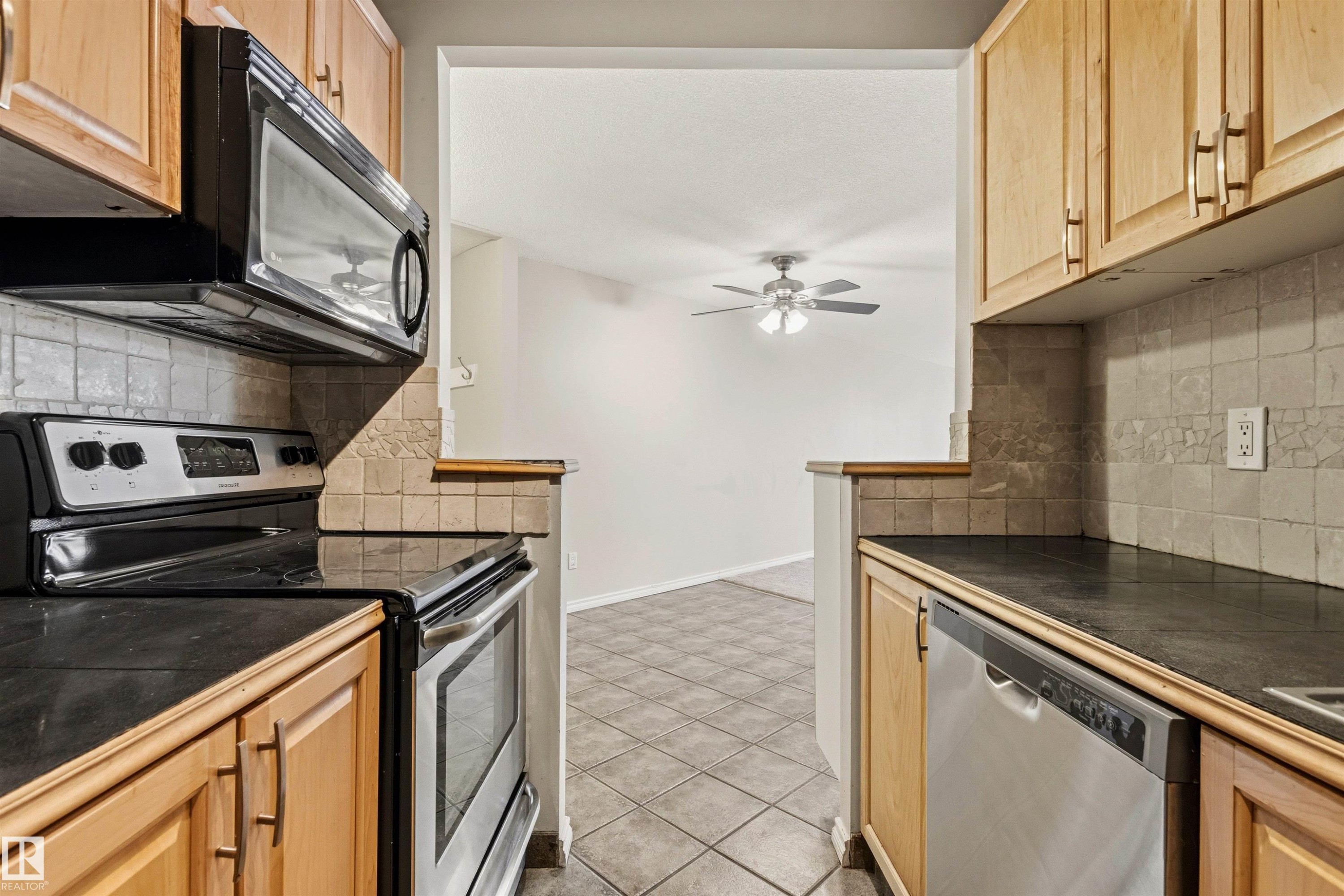 #303 10045 117 St Nw, Edmonton, AB