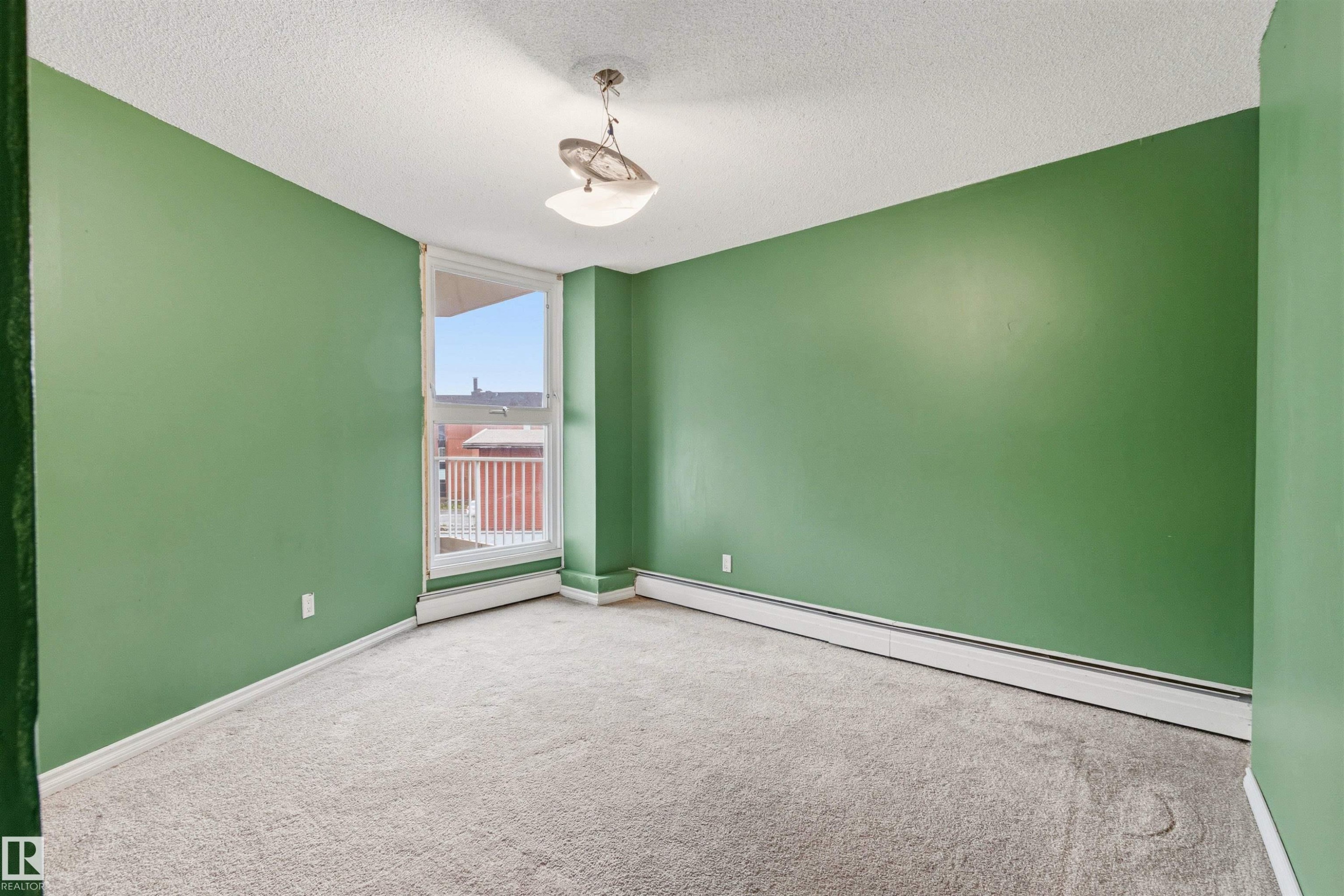 #303 10045 117 St Nw, Edmonton, AB