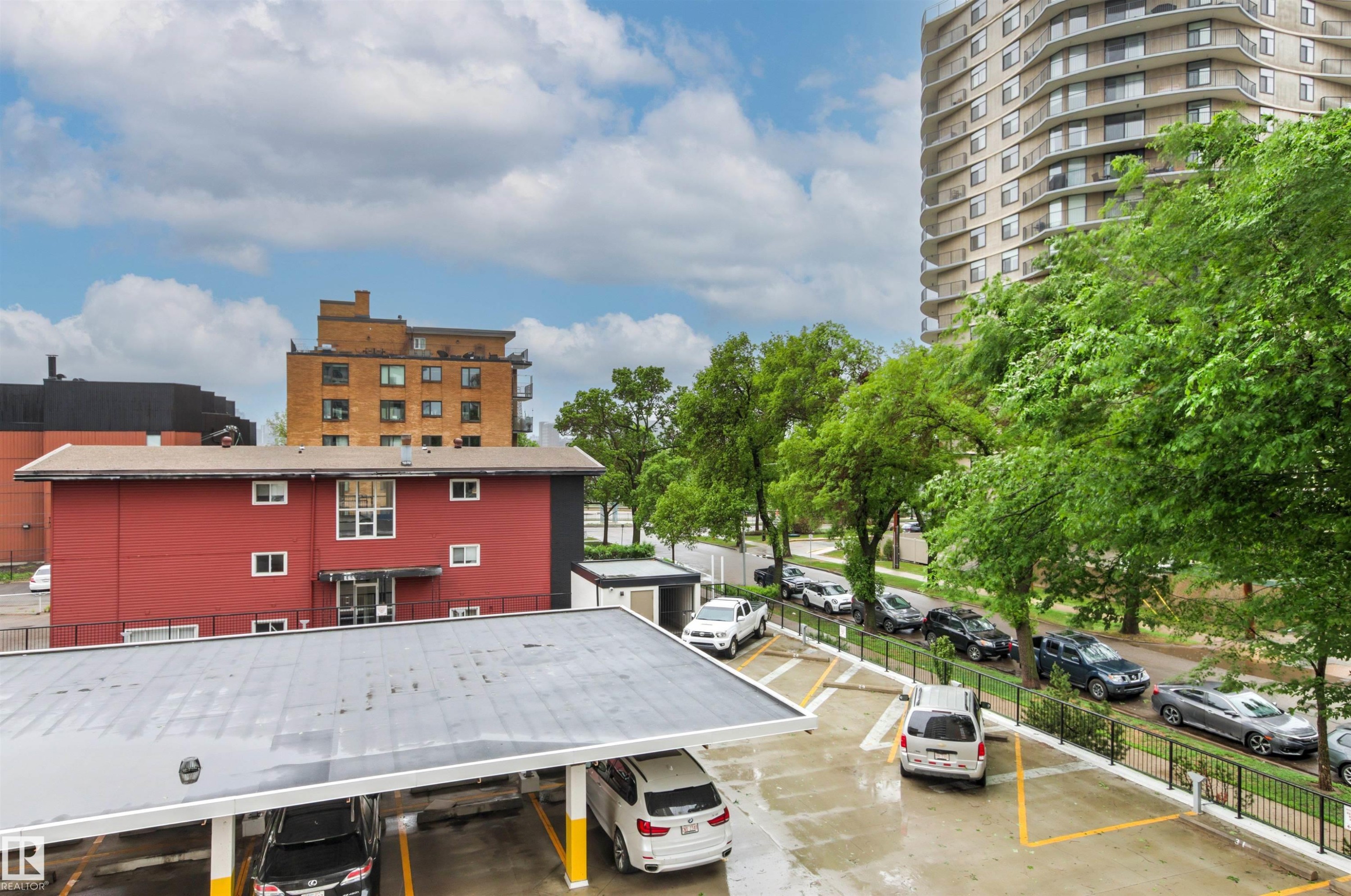 #303 10045 117 St Nw, Edmonton, AB