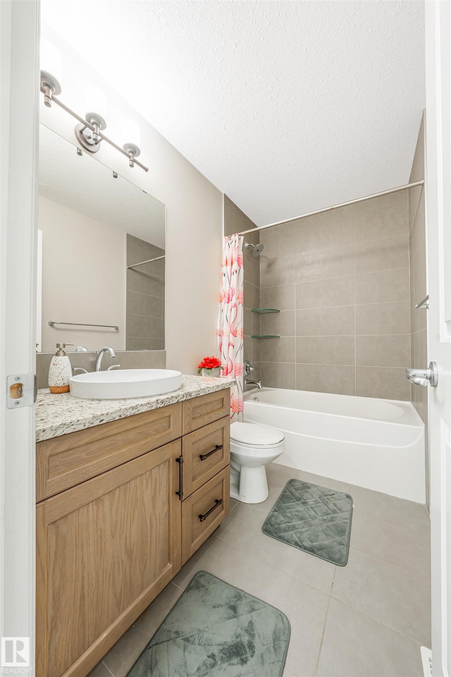 5907 19 Avenue, Edmonton, AB - Indoor Photo Showing Bathroom