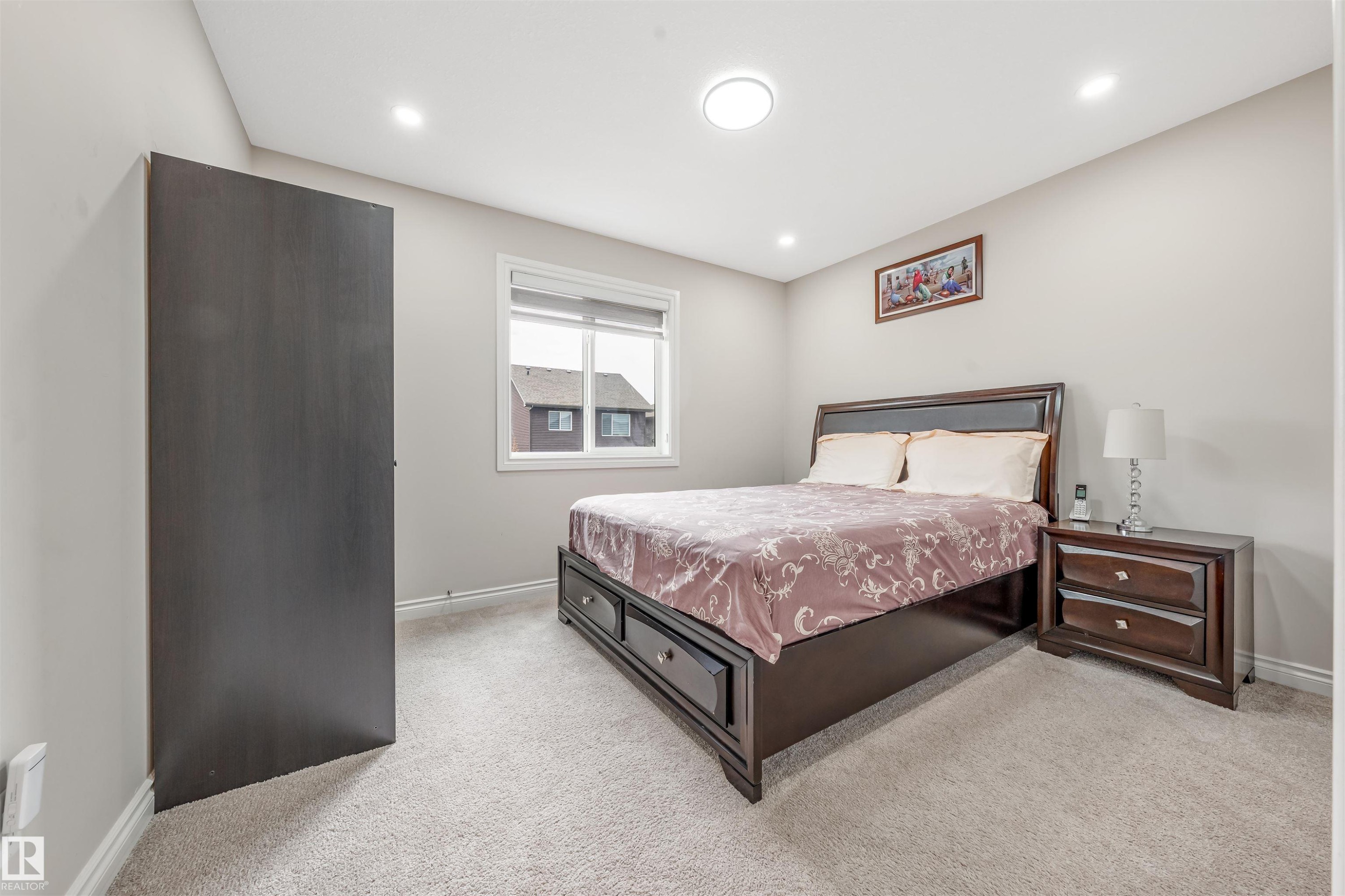 5907 19 Avenue, Edmonton, AB - Indoor Photo Showing Bedroom