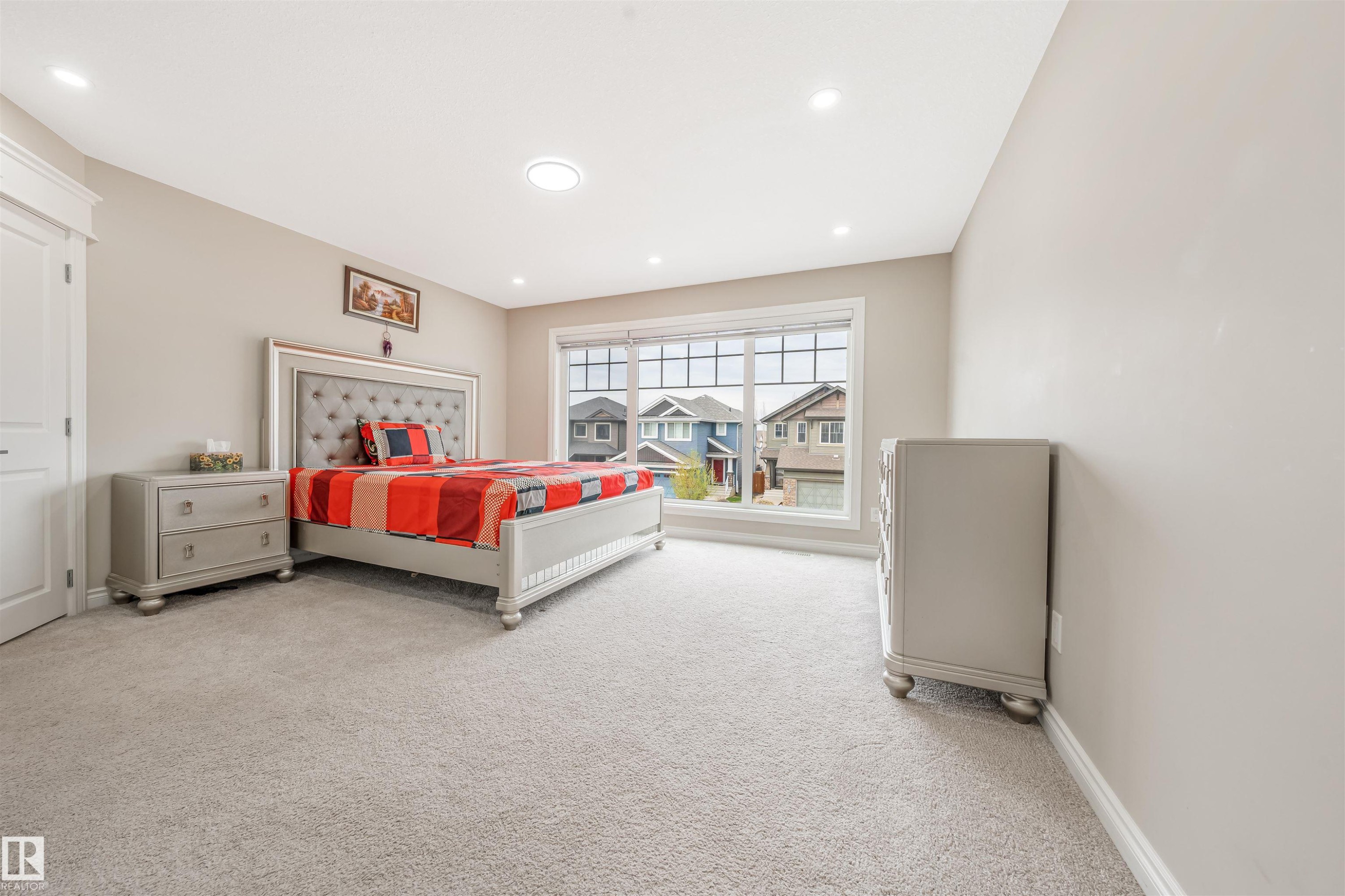 5907 19 Avenue, Edmonton, AB - Indoor Photo Showing Bedroom