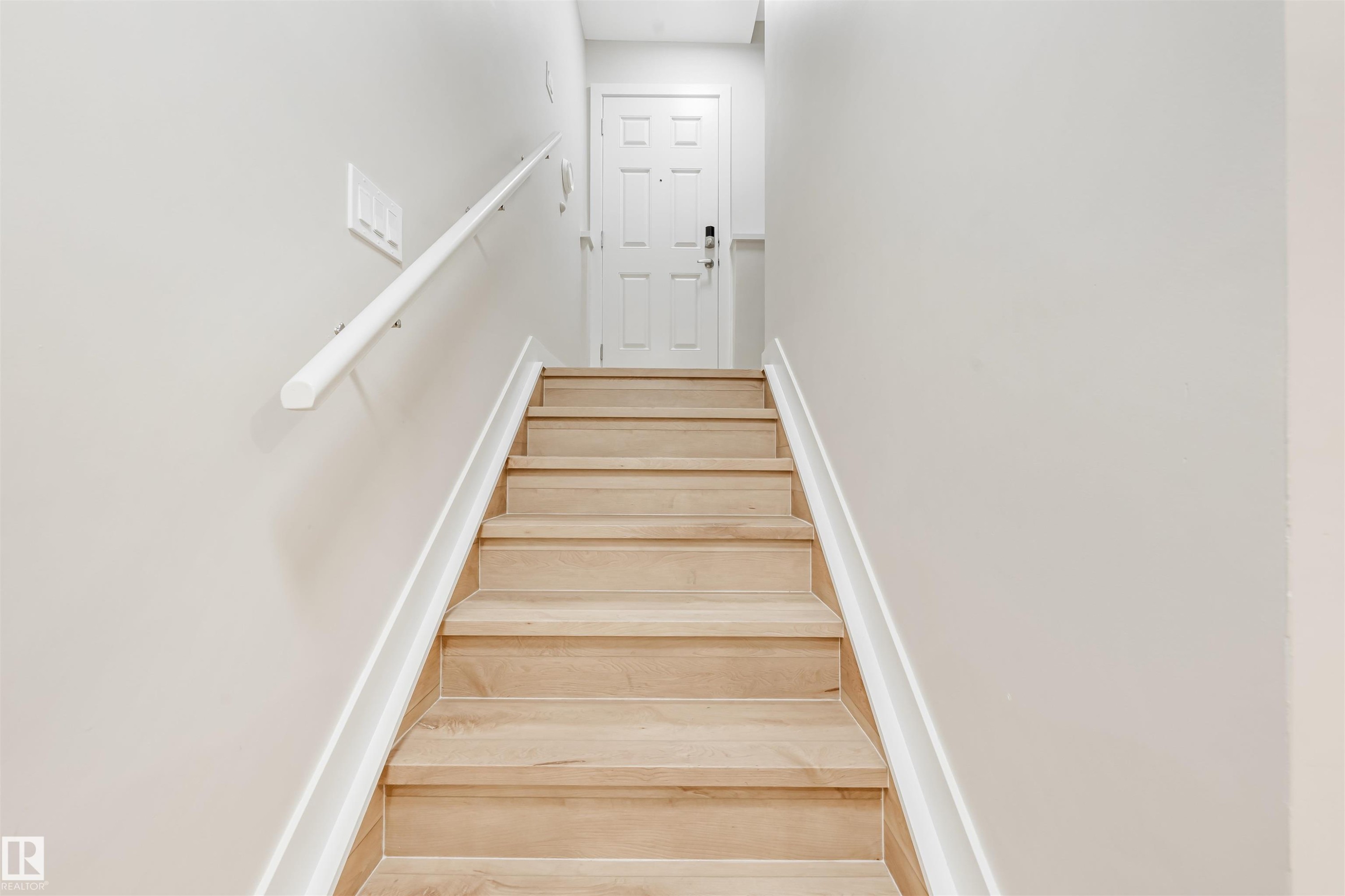 5907 19 Avenue, Edmonton, AB - Indoor Photo Showing Other Room