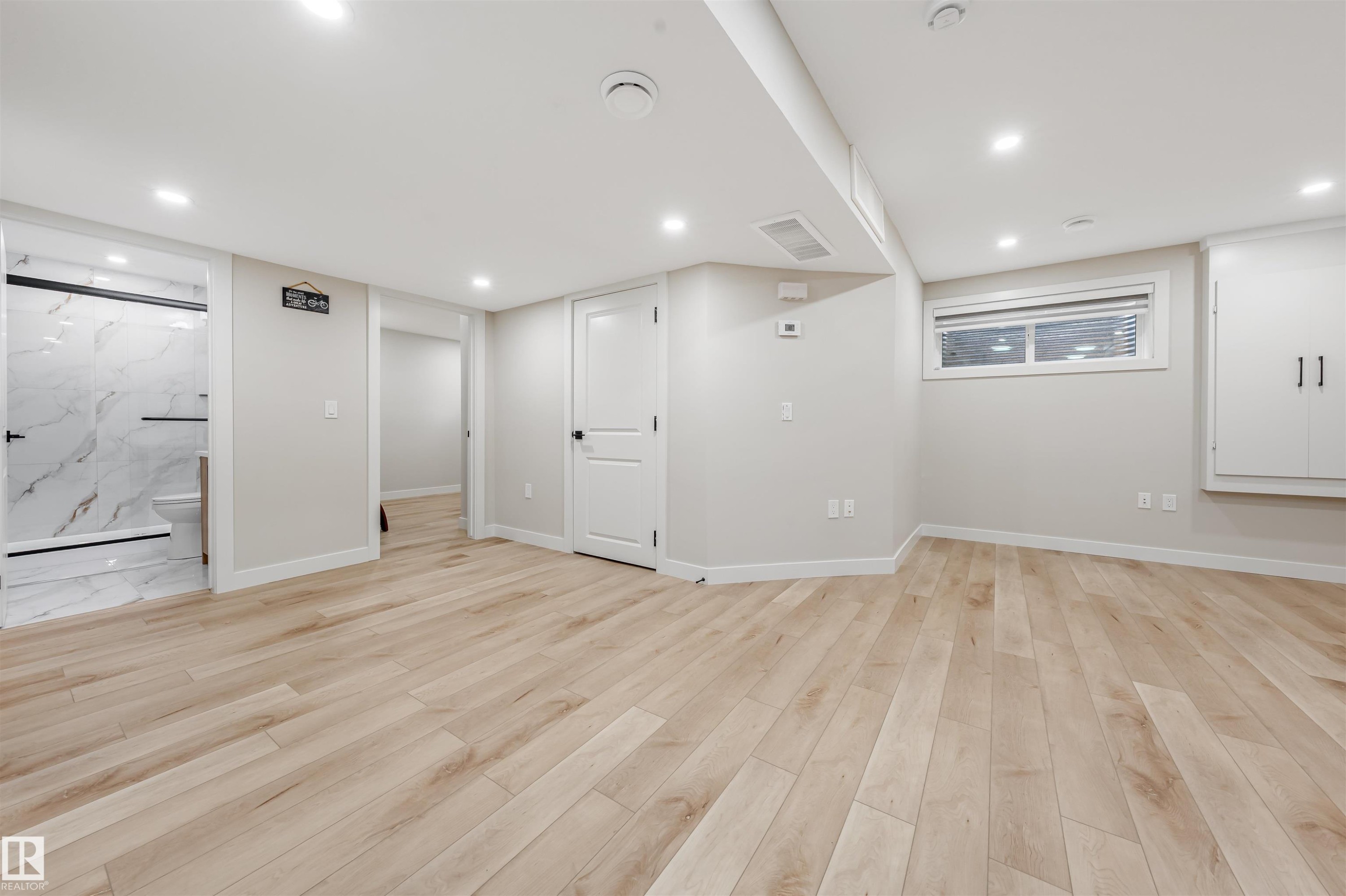 5907 19 Avenue, Edmonton, AB - Indoor