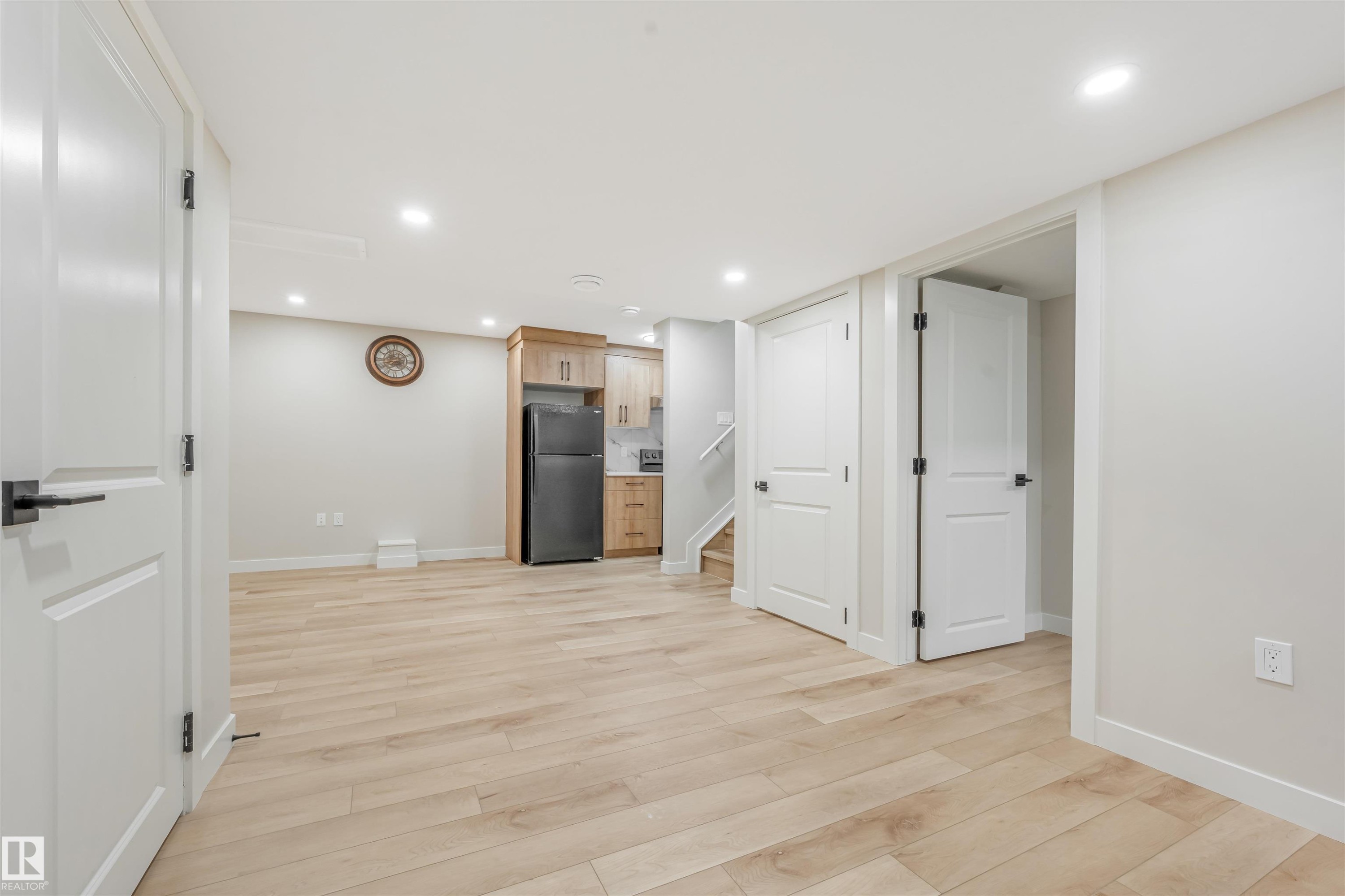 5907 19 Avenue, Edmonton, AB - Indoor