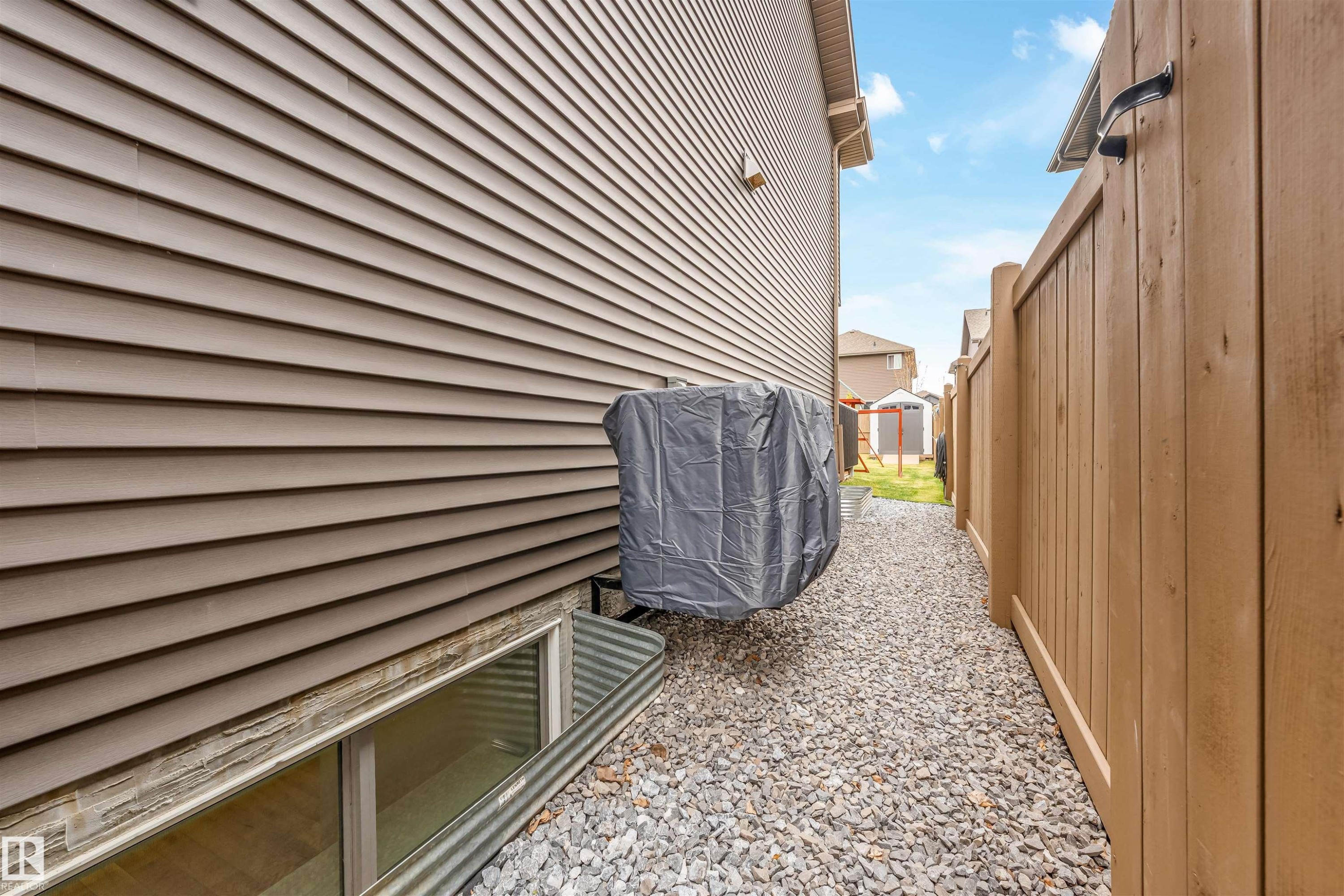 5907 19 Avenue, Edmonton, AB - Outdoor