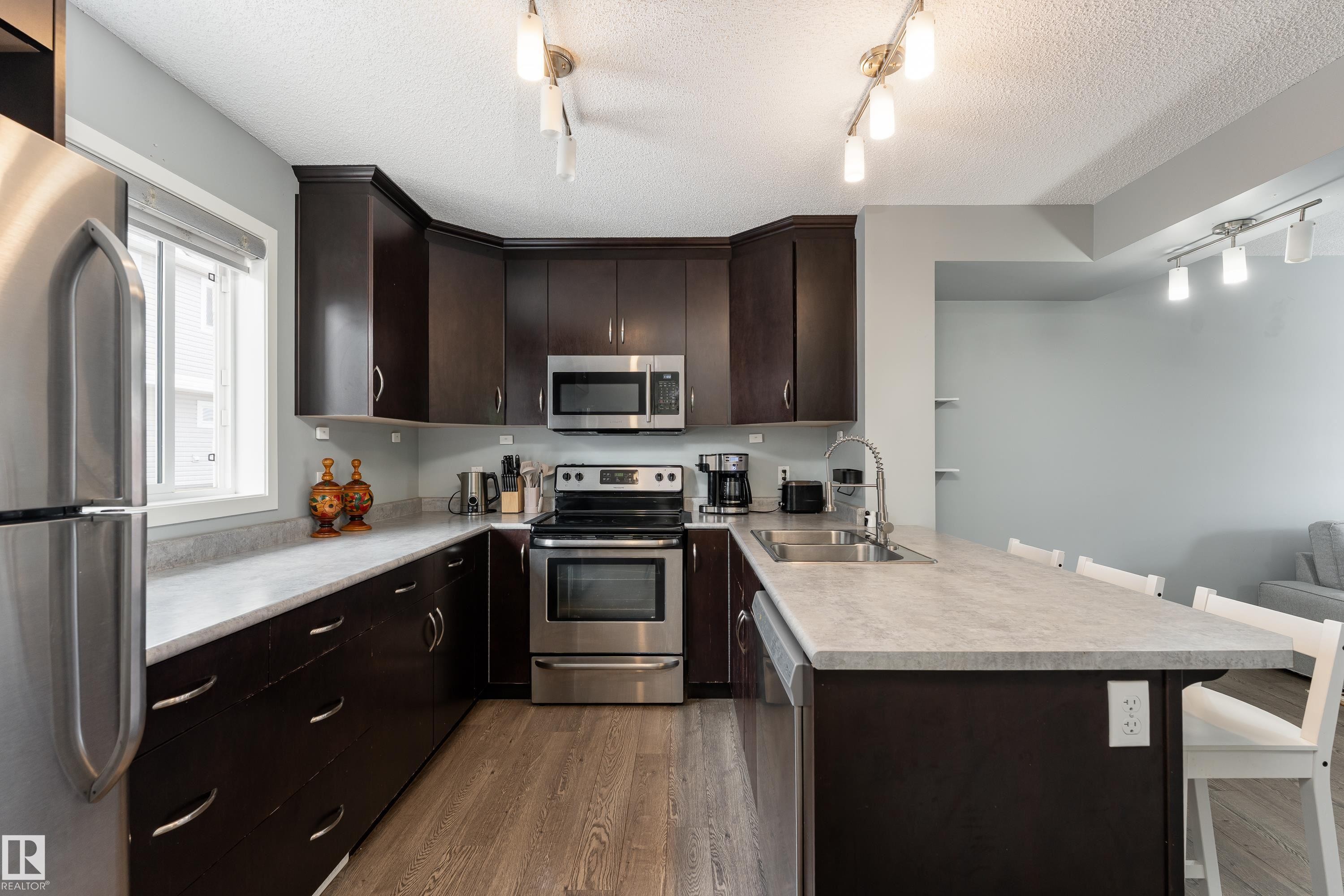 2 1816 Rutherford Road, Edmonton, AB