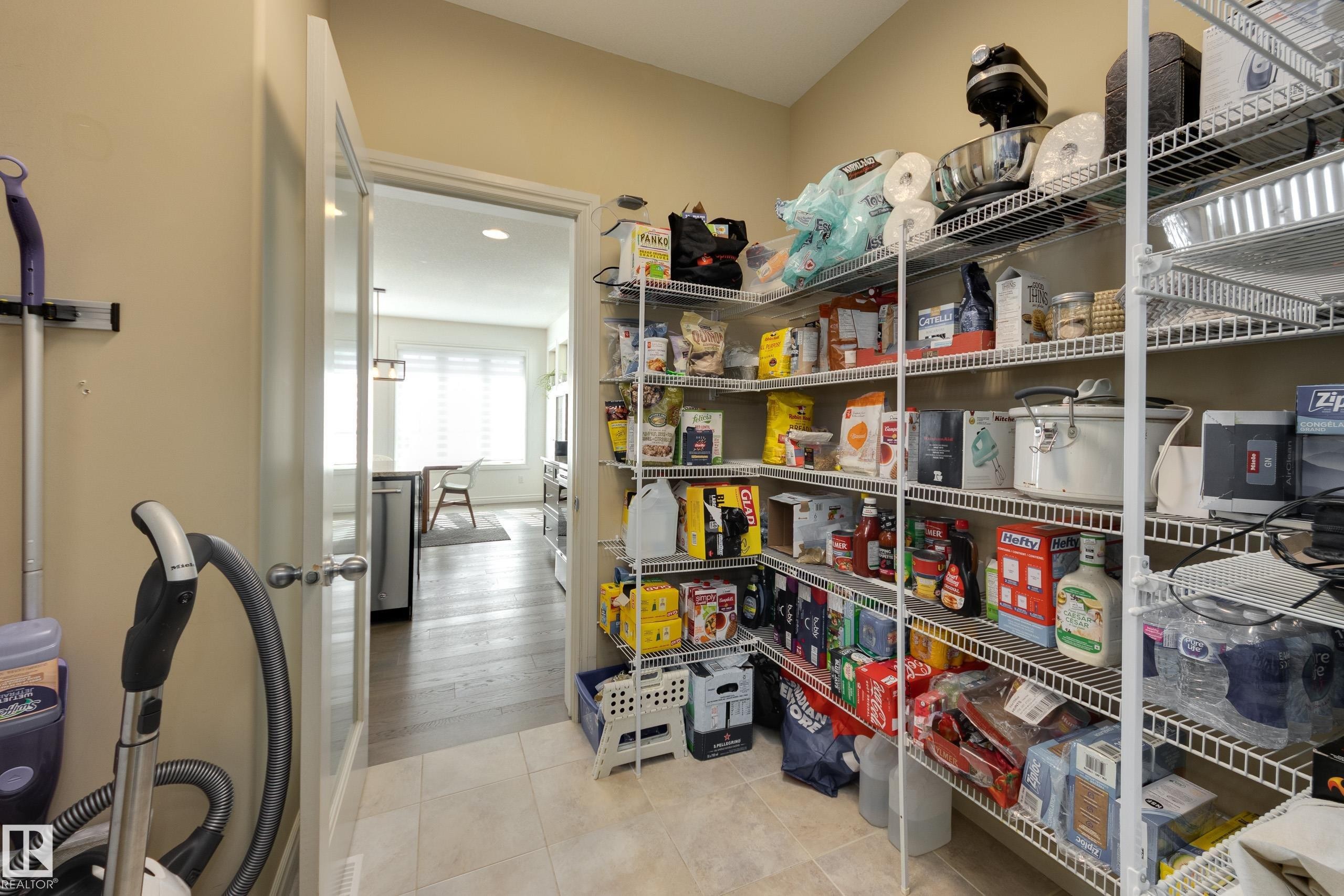 835 Armitage Wynd, Edmonton, AB - Indoor