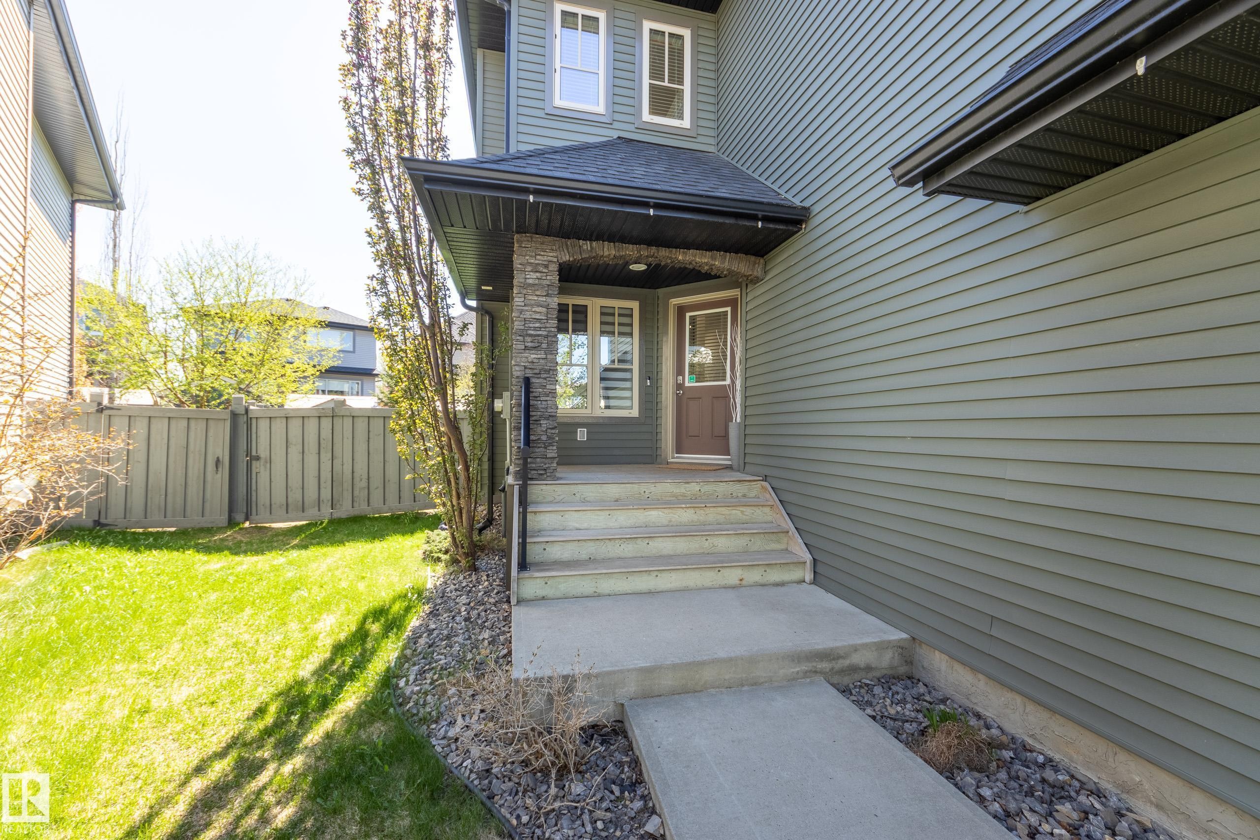 835 Armitage Wynd, Edmonton, AB - Outdoor With Exterior