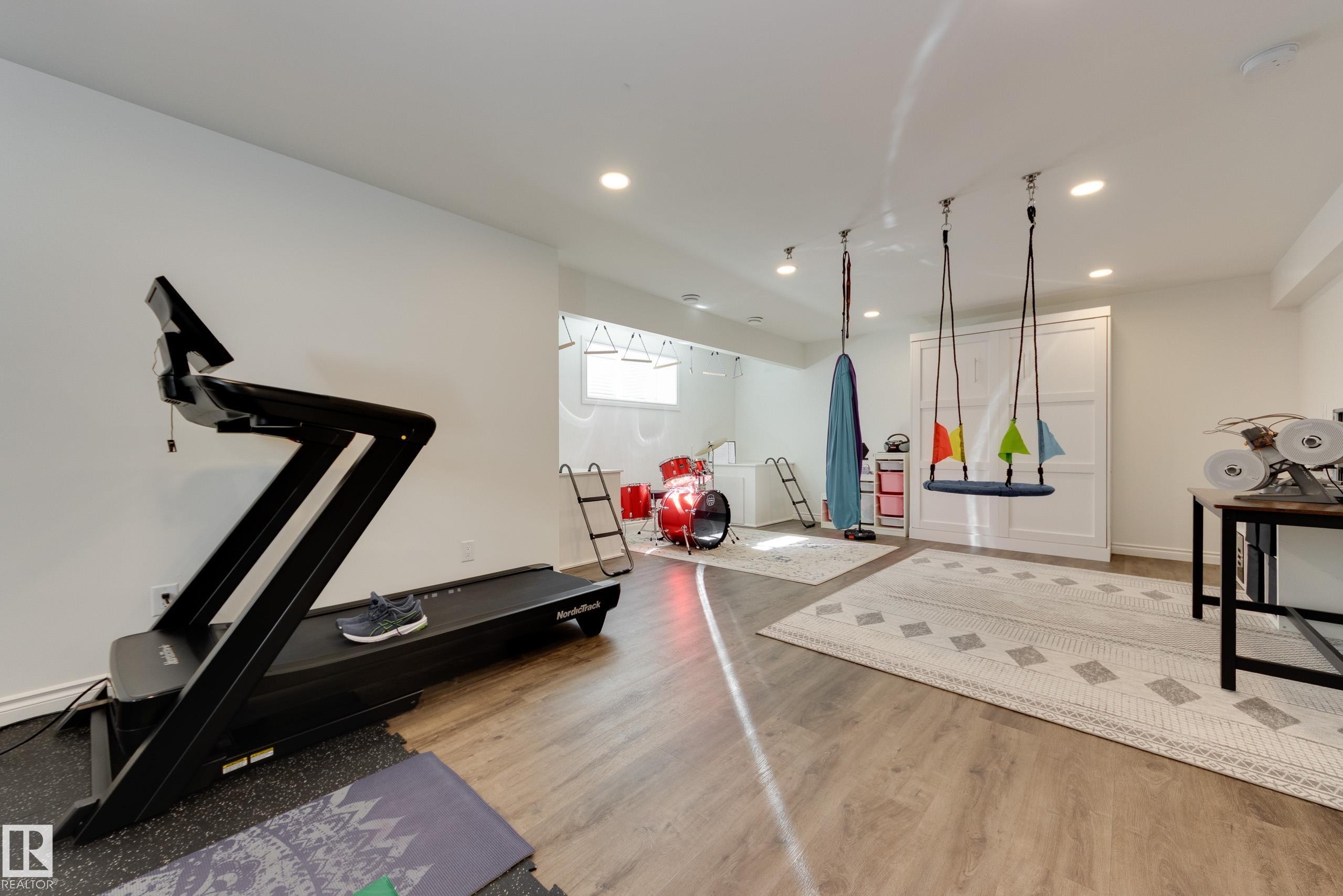 835 Armitage Wynd, Edmonton, AB - Indoor Photo Showing Other Room