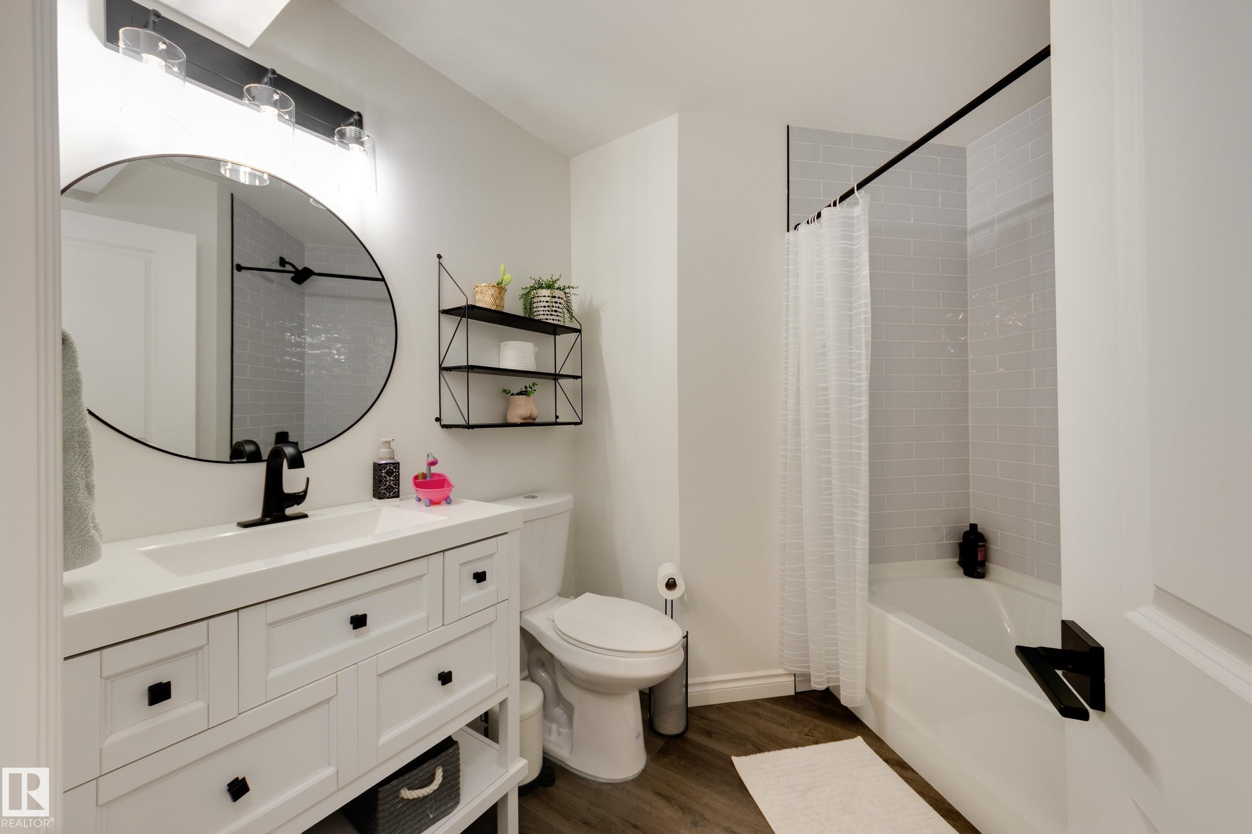 835 Armitage Wynd, Edmonton, AB - Indoor Photo Showing Bathroom