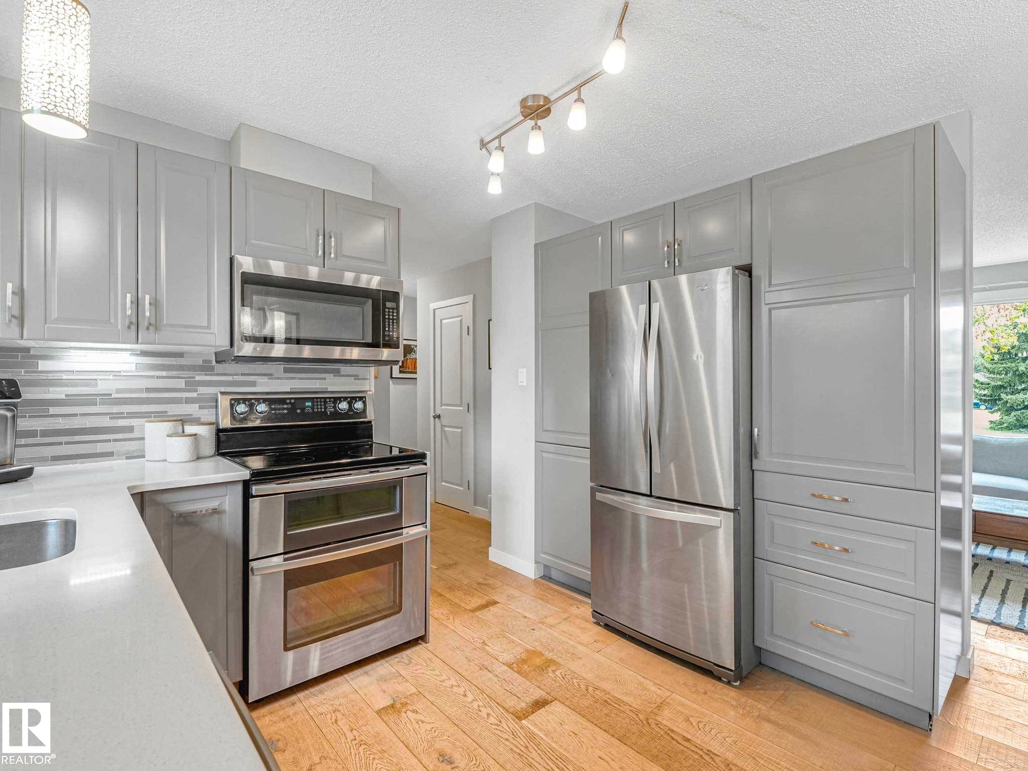 33 Huron Drive, Leduc, AB
