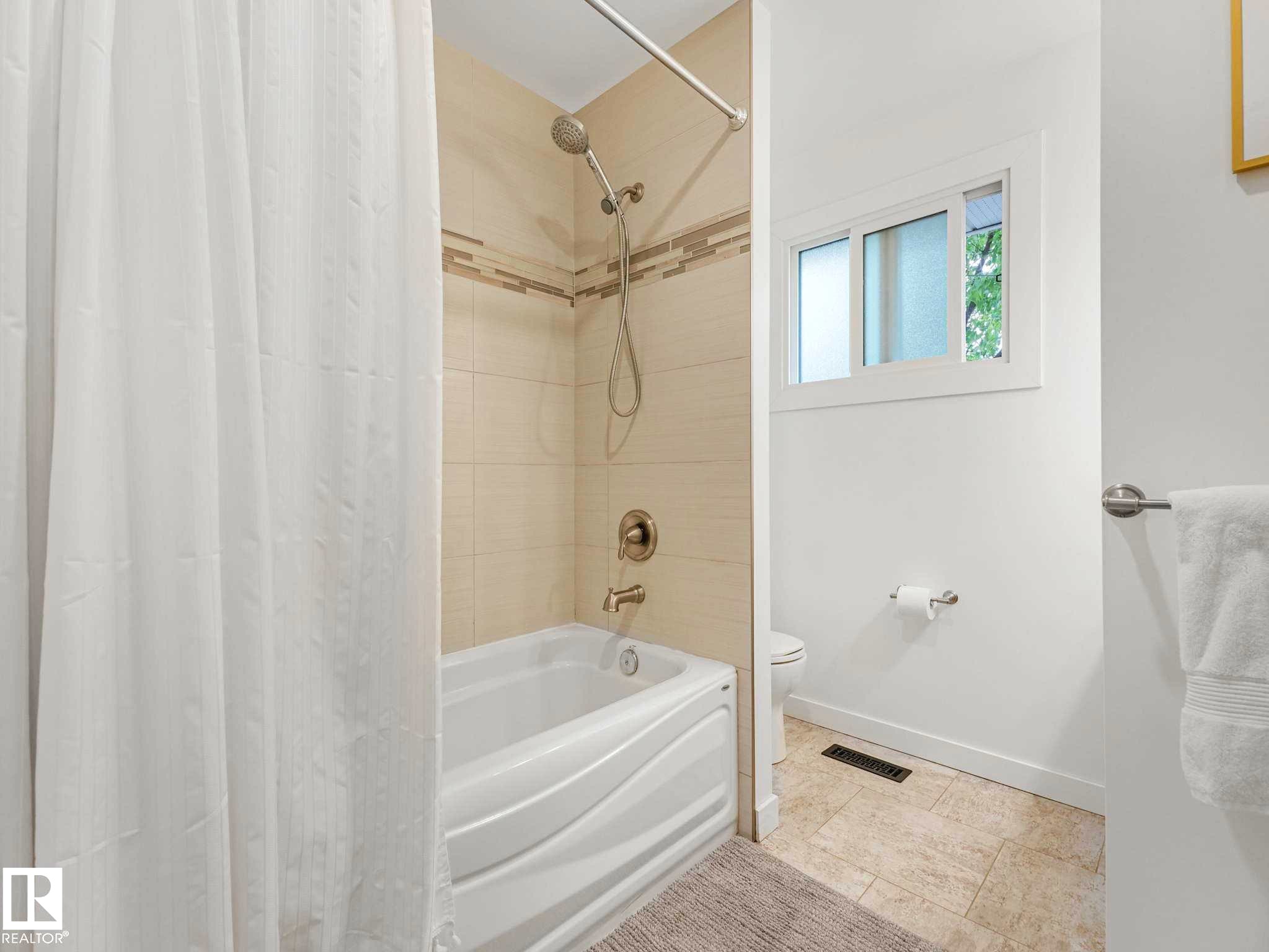 33 Huron Drive, Leduc, AB