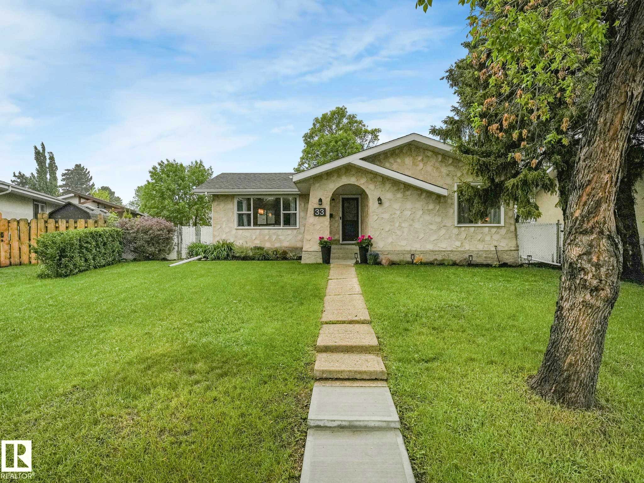 33 Huron Drive, Leduc, AB