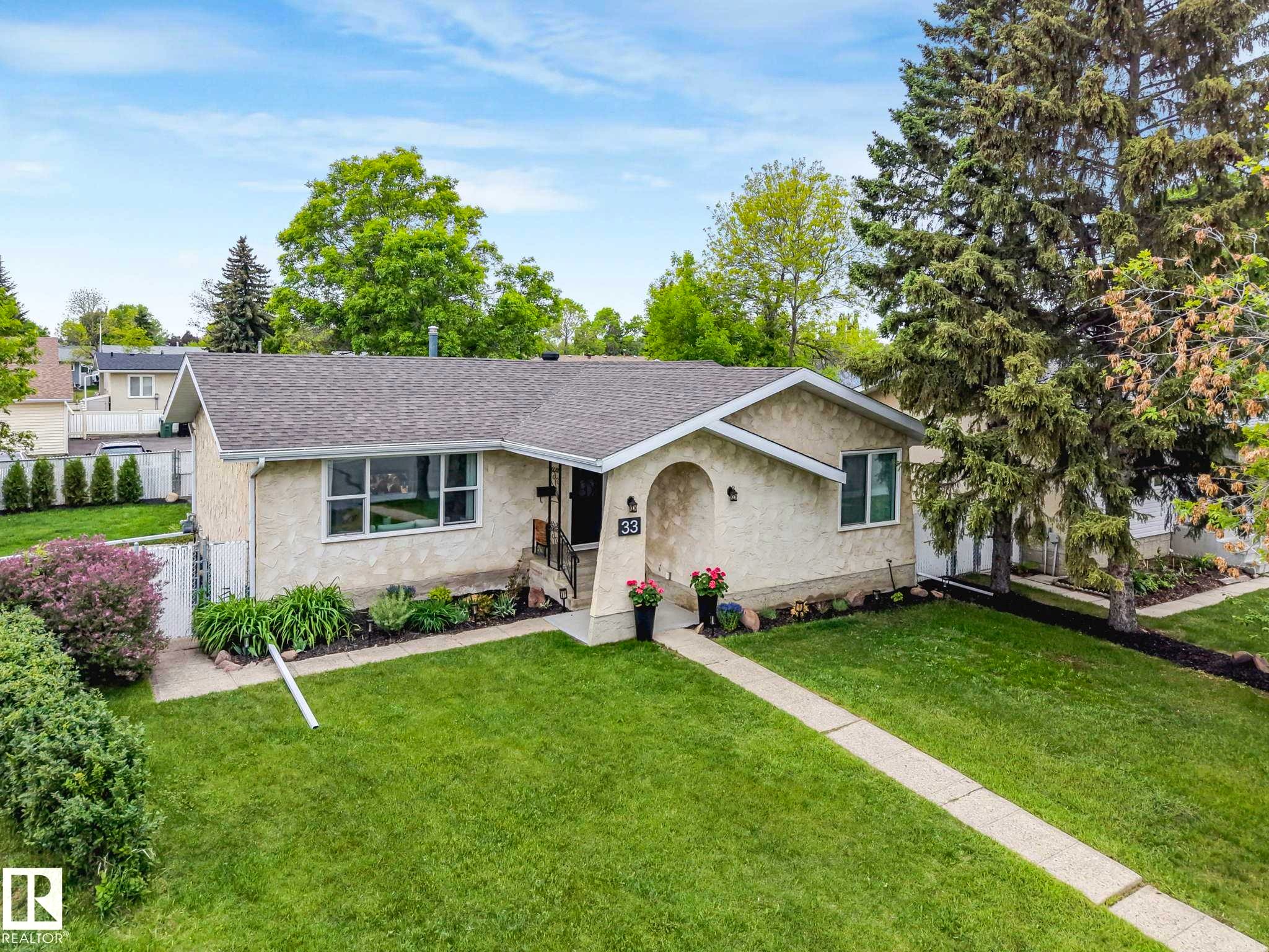 33 Huron Drive, Leduc, AB
