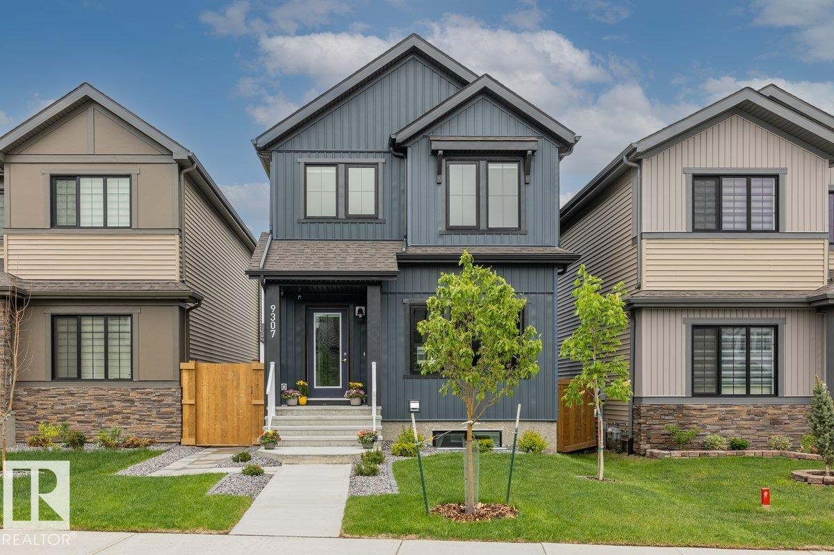 9307 221 Street, Edmonton, AB
