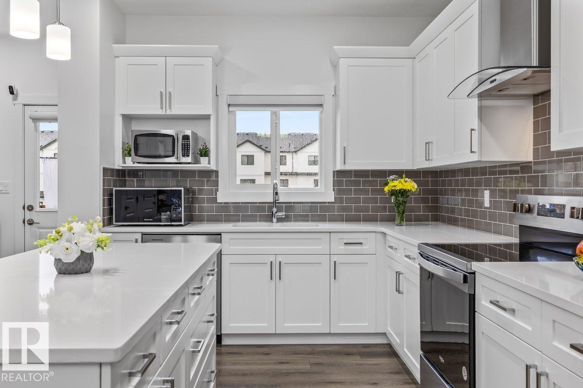 9307 221 Street, Edmonton, AB