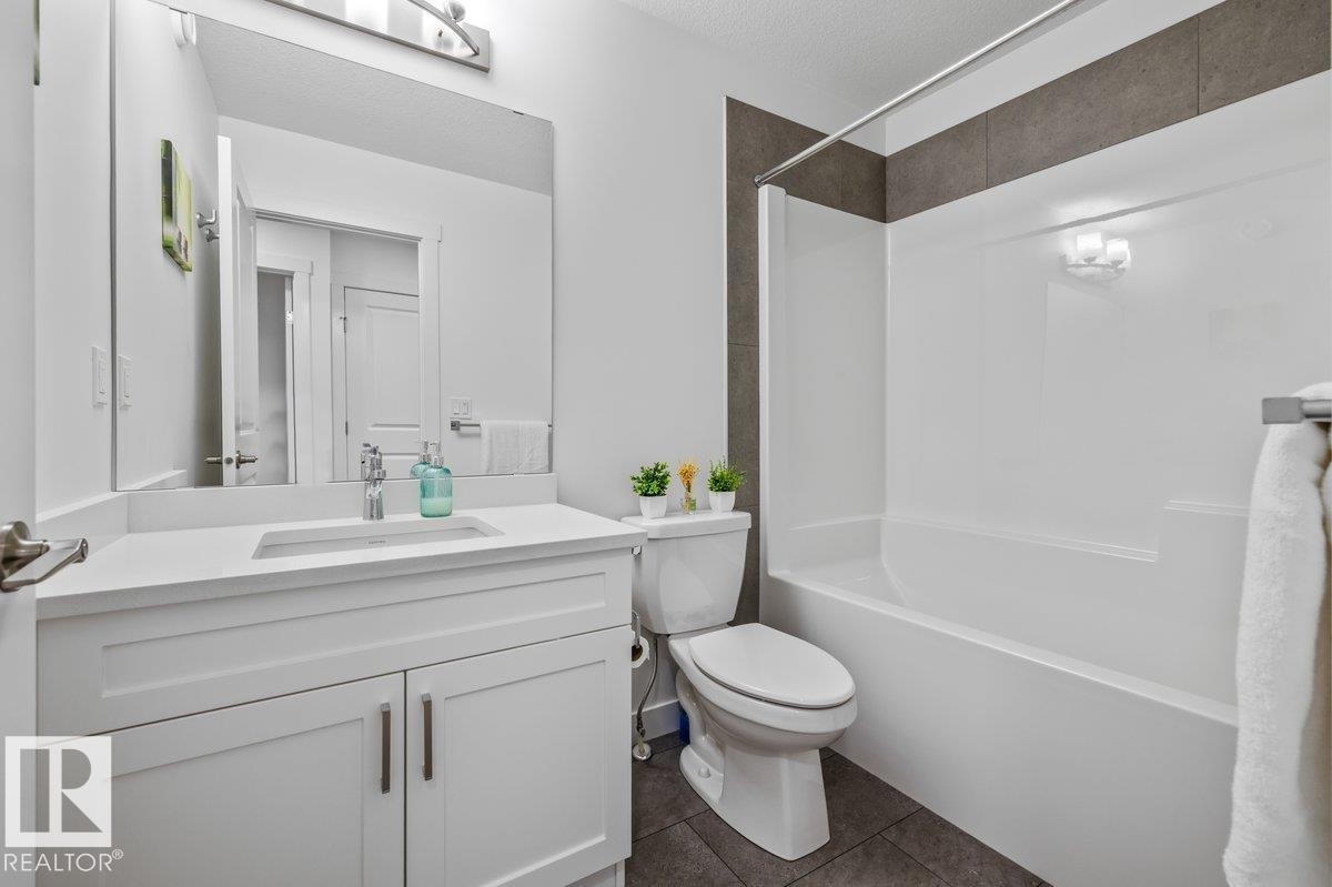 9307 221 Street, Edmonton, AB