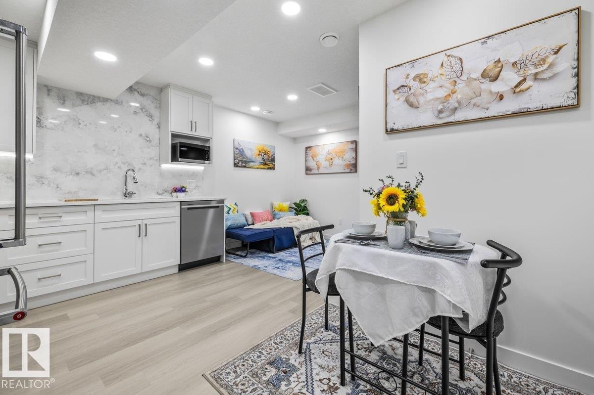 9307 221 Street, Edmonton, AB