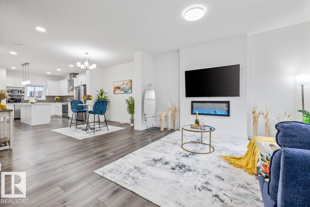 9307 221 Street, Edmonton, AB