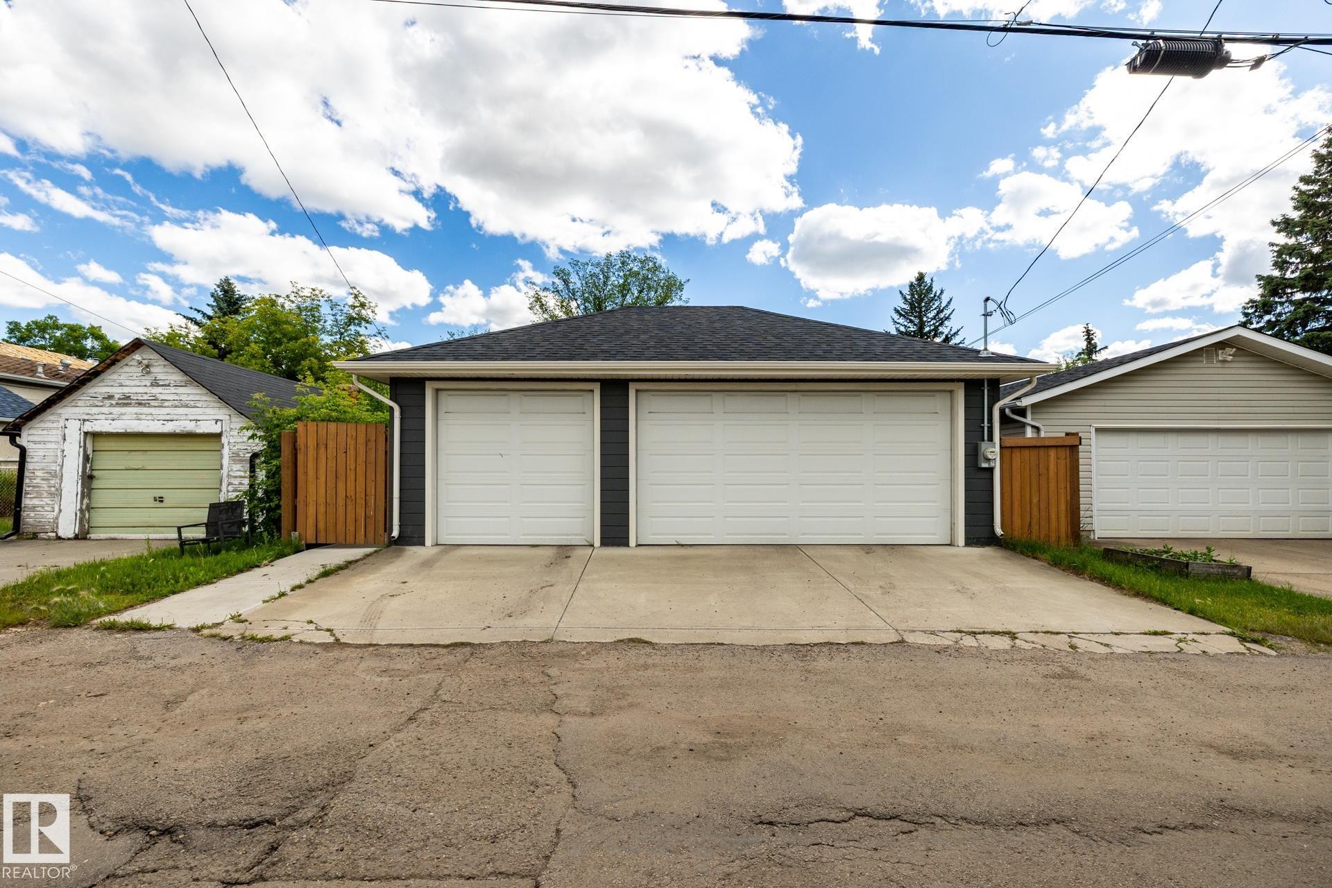 10936 71 Avenue, Edmonton, AB
